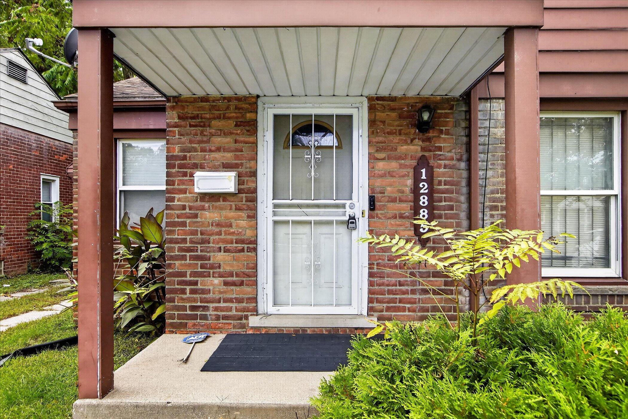 12885 Riverview Street Property Photo 4