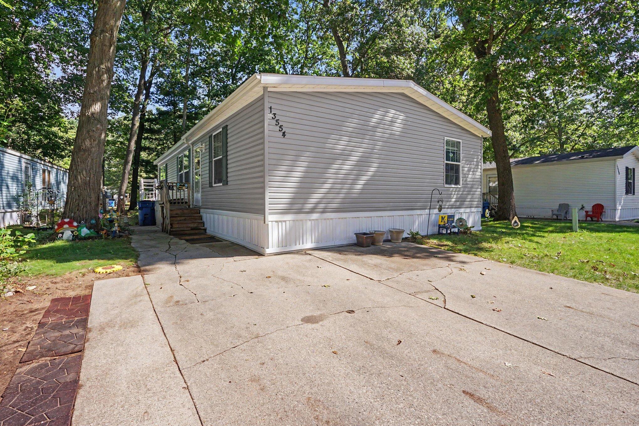 13554 Pinewood Drive Property Photo 1