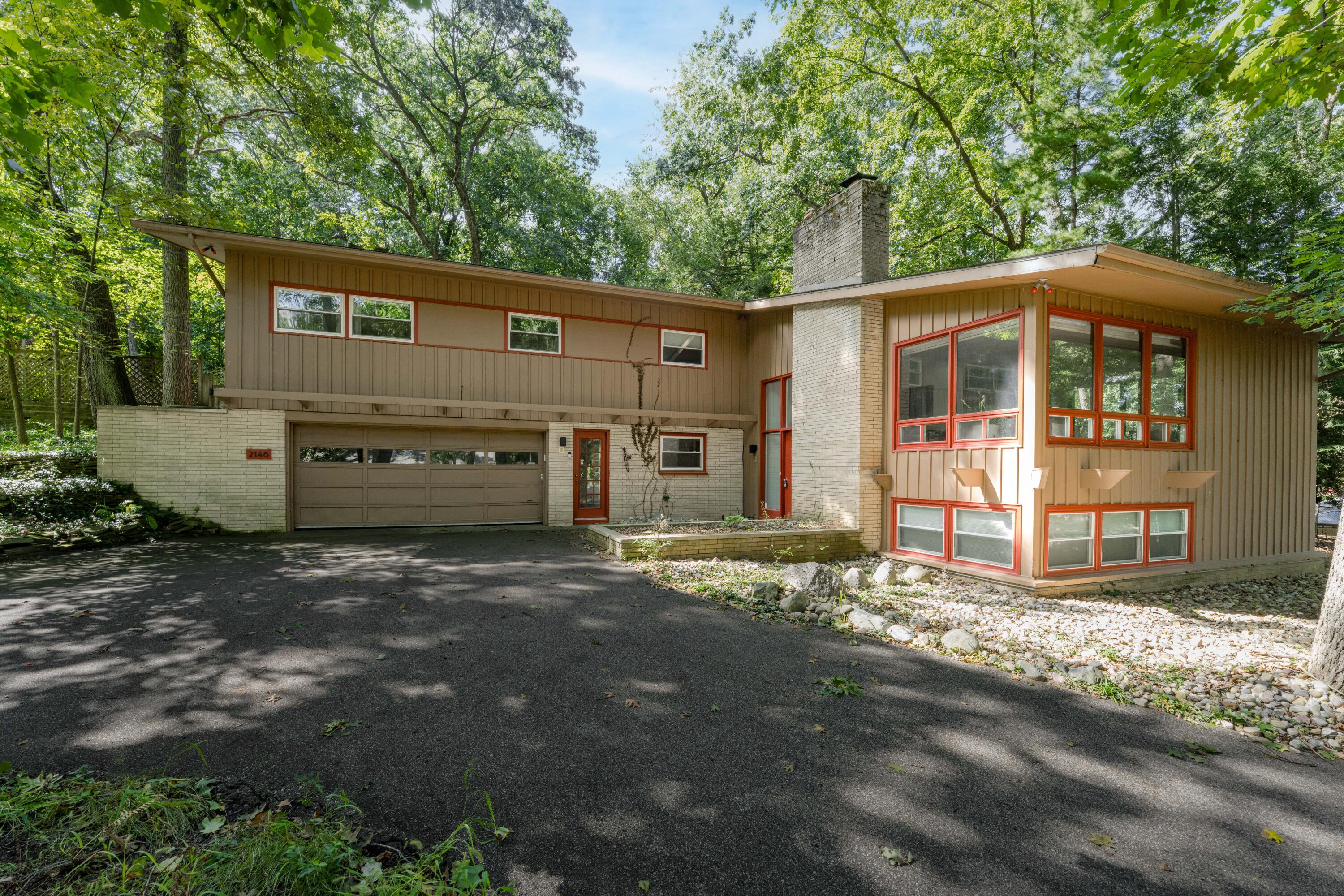 2146 Treehaven Drive Property Photo 1