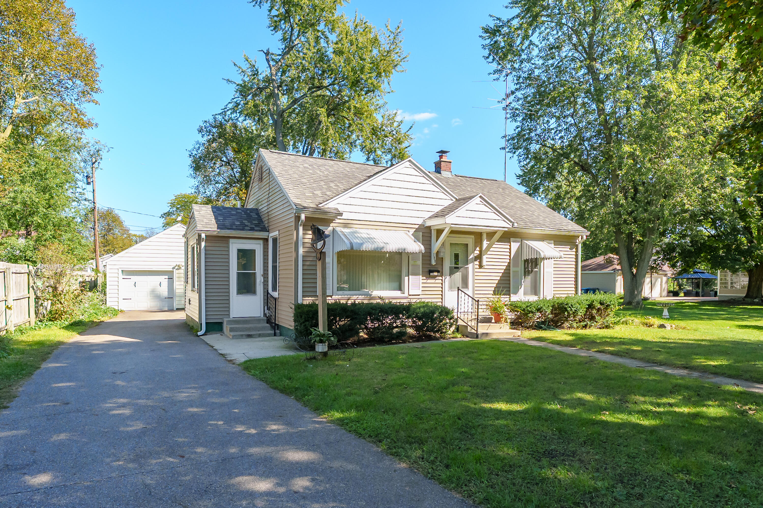 128 24th Street N Property Photo 1