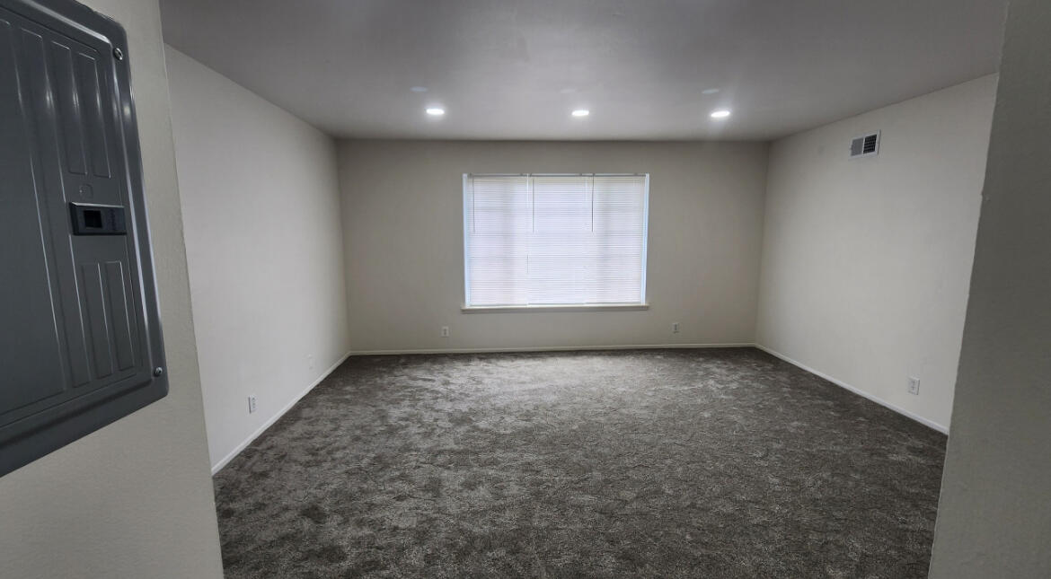 25341 Shiawassee Circle 201 Property Photo 4