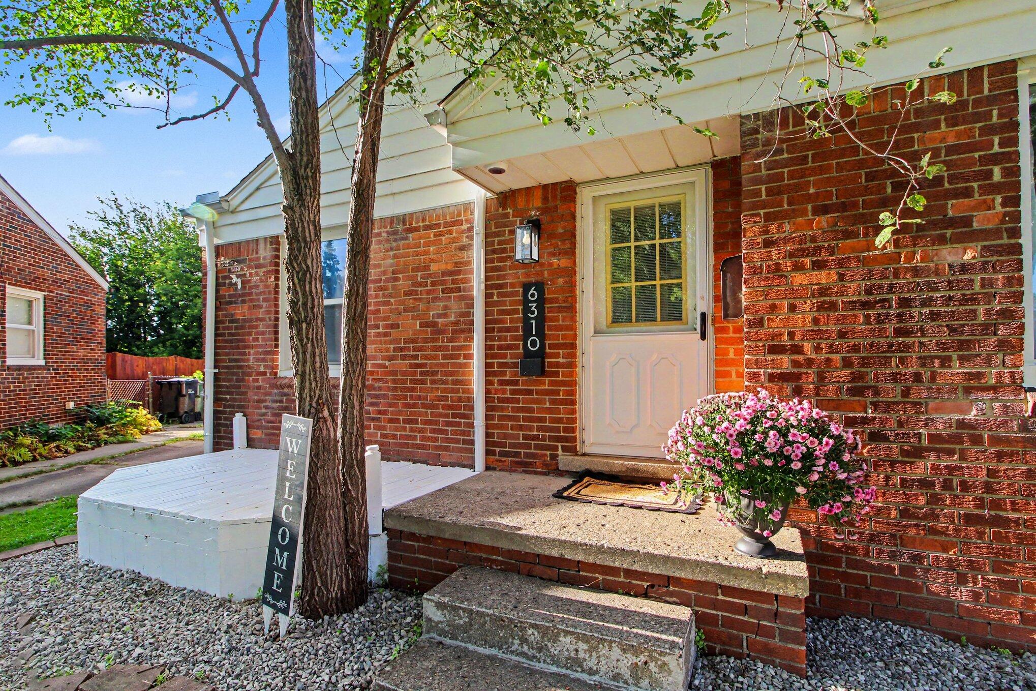 6310 Buckingham Avenue Property Photo 4