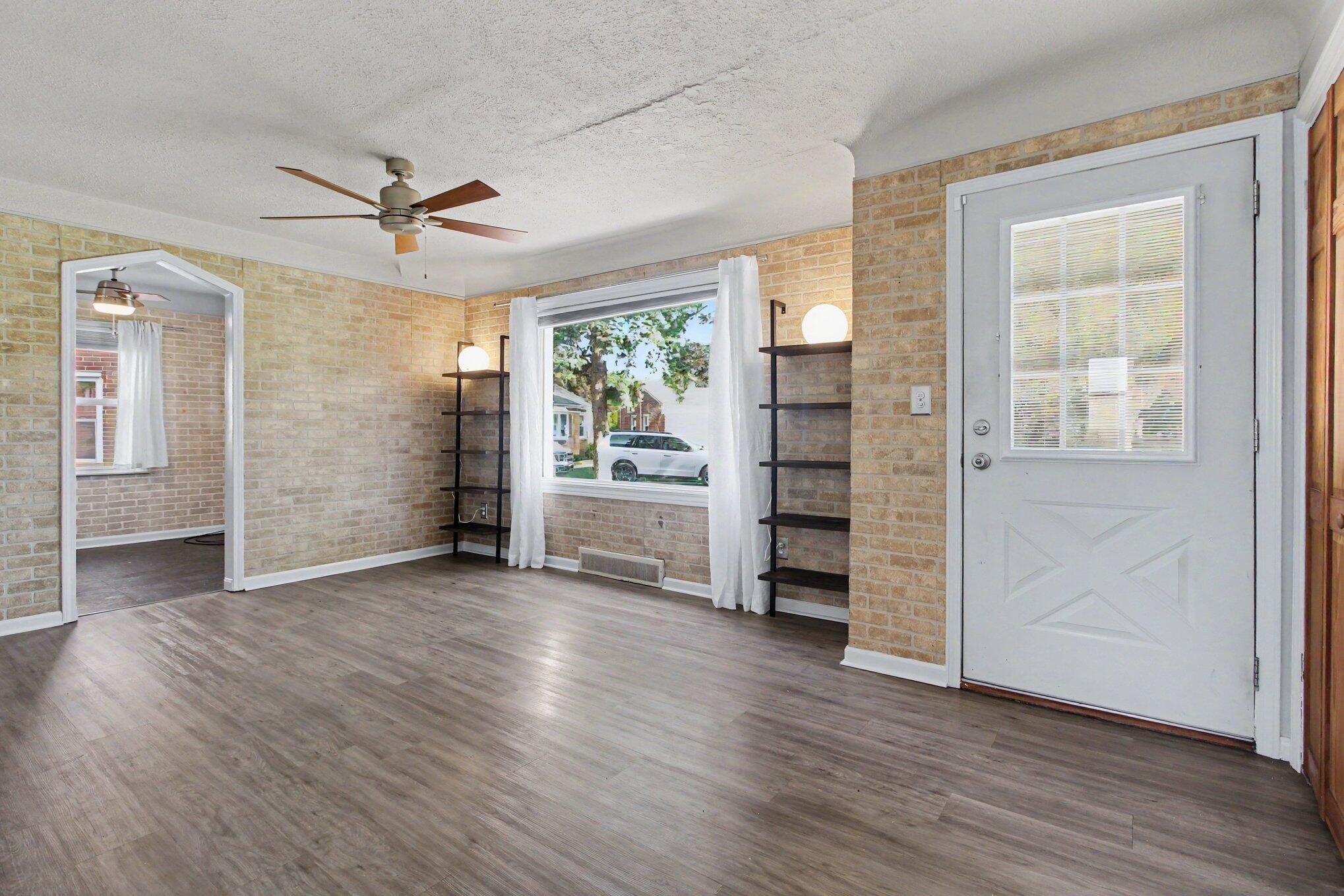 6310 Buckingham Avenue Property Photo 6