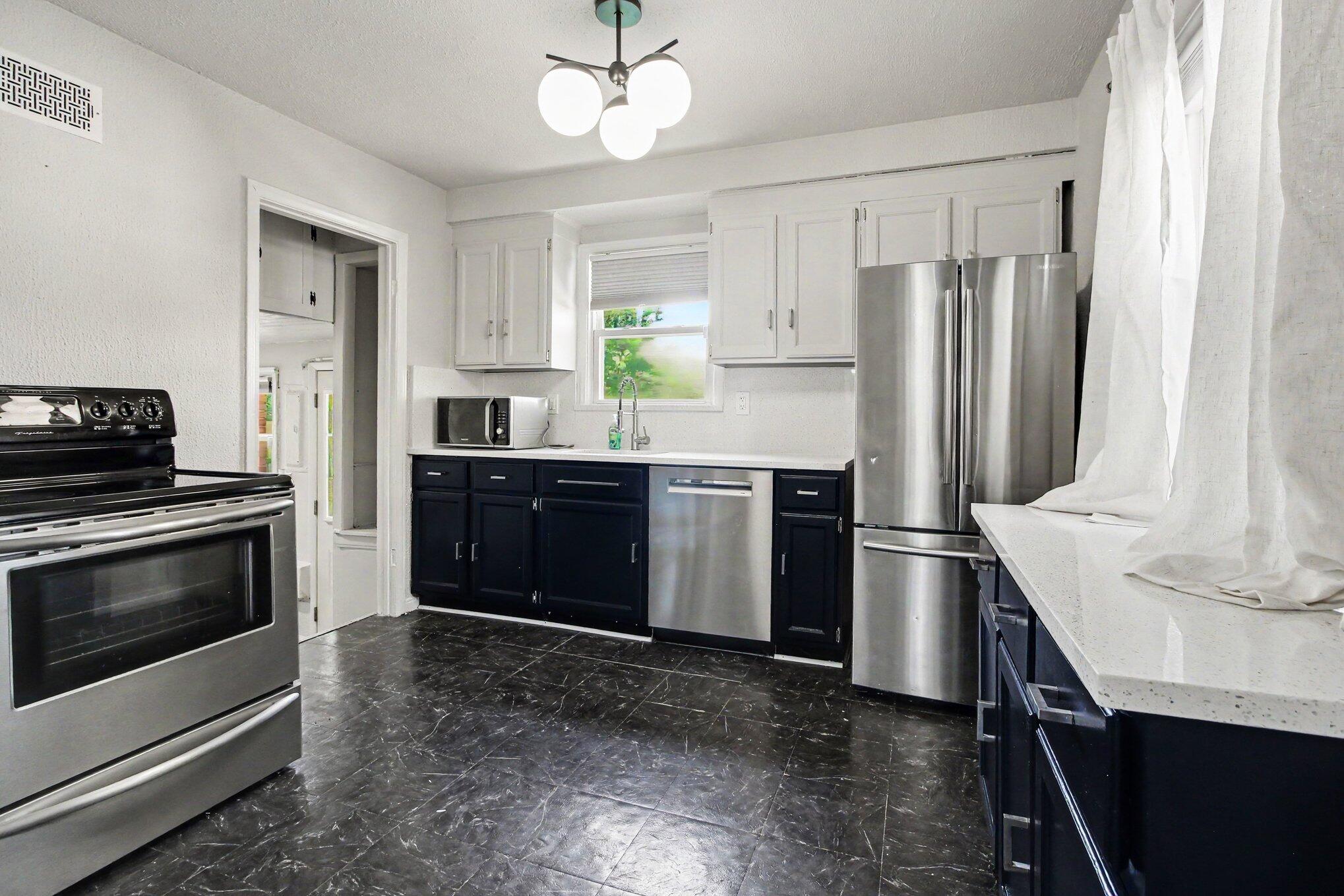 6310 Buckingham Avenue Property Photo 7