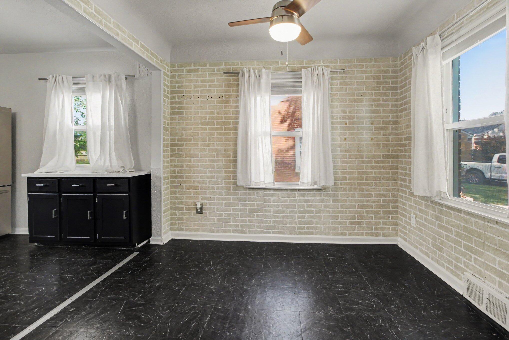 6310 Buckingham Avenue Property Photo 10