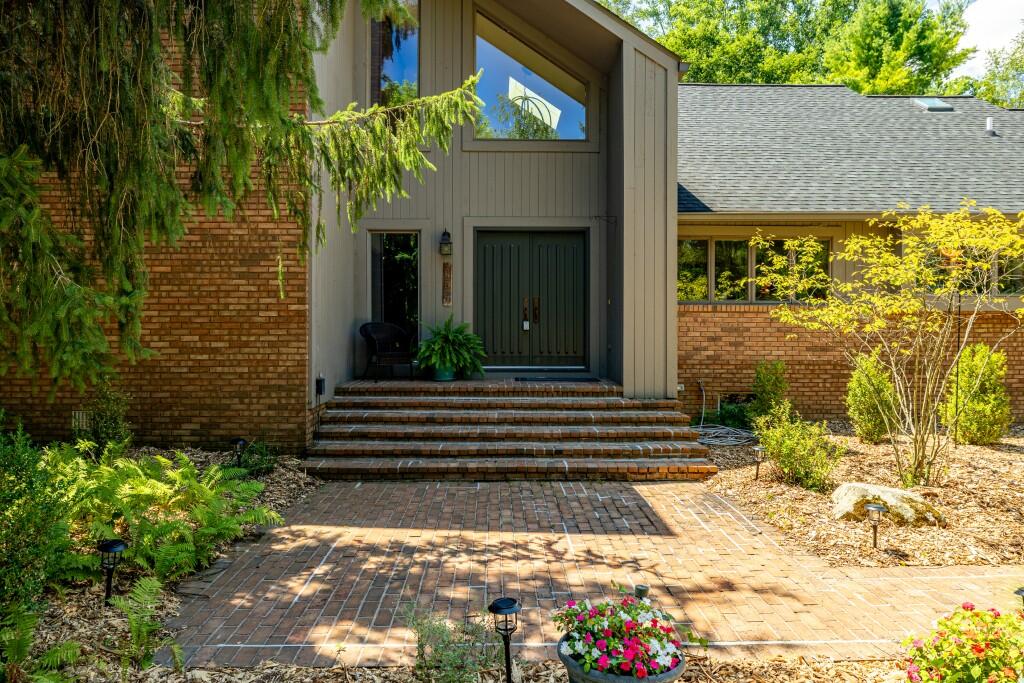 3447 River Pines Drive Property Photo 5