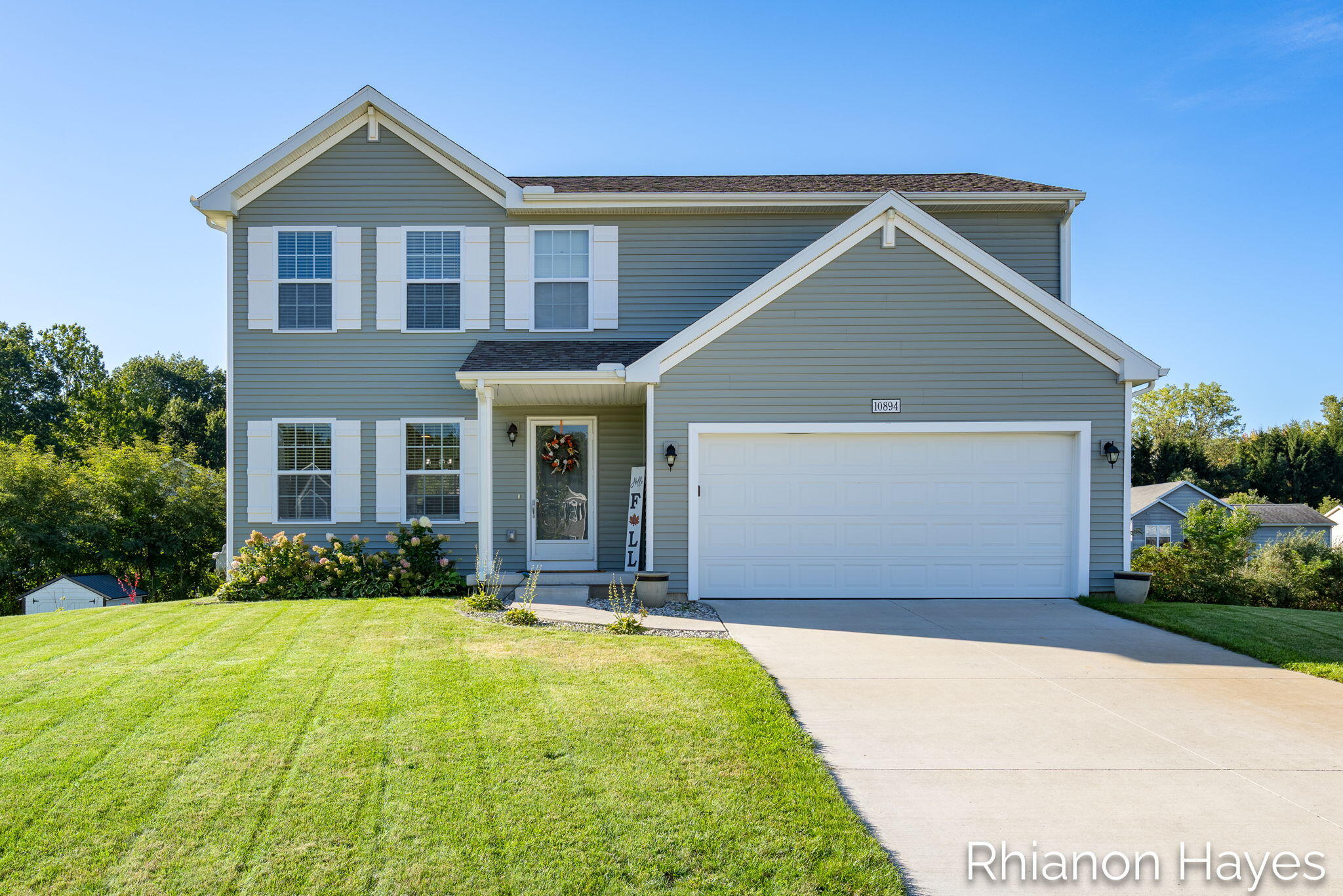 10894 Vine Leaf Circle Property Photo 1