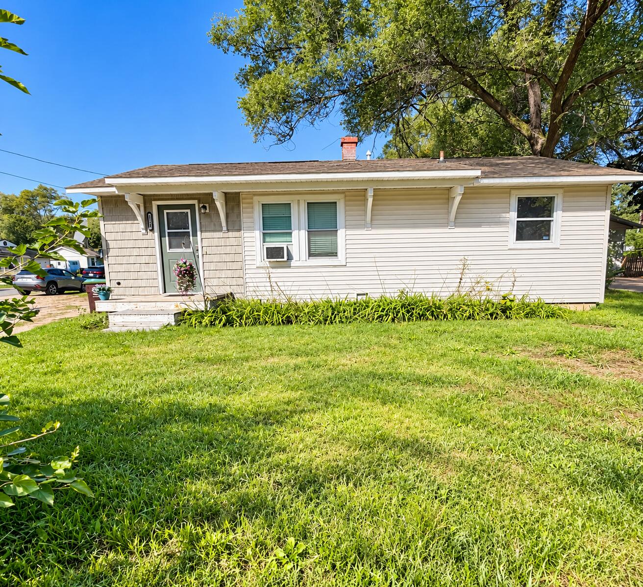 2260 Oak Park Drive Property Photo 3