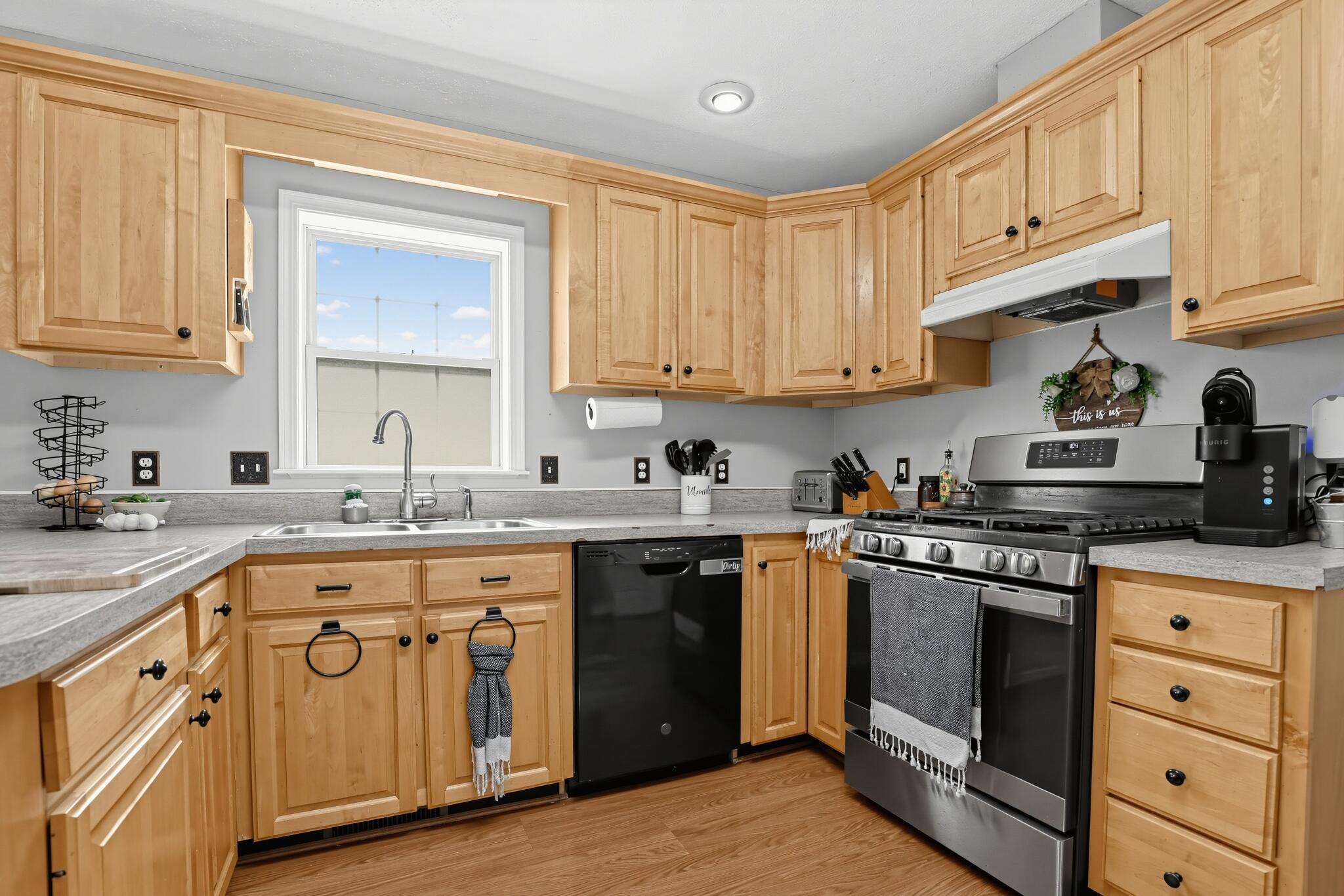 45101 Dunn Road Property Photo 12