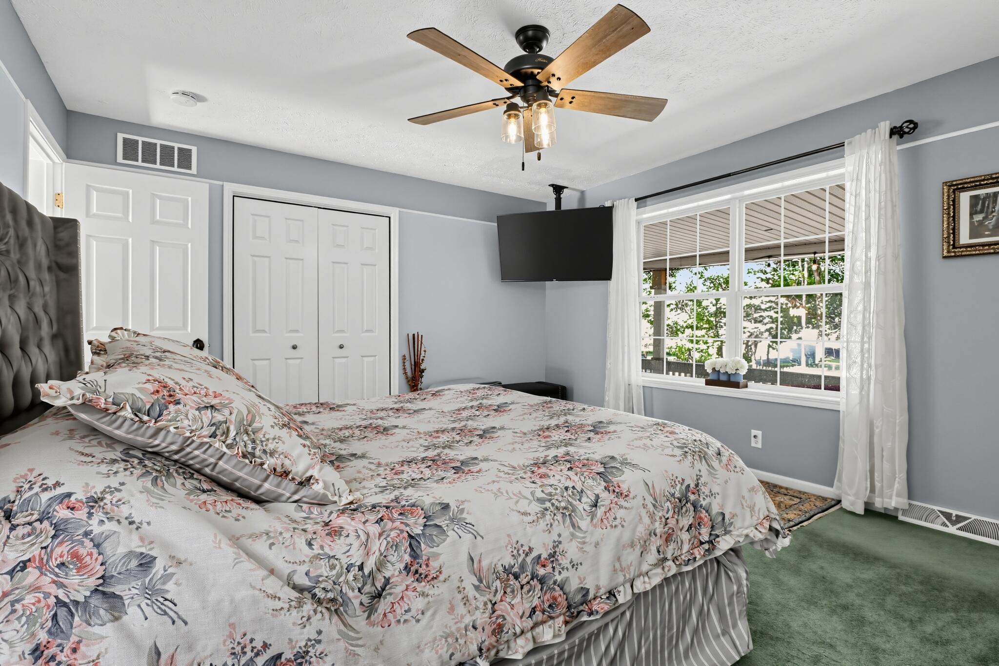 45101 Dunn Road Property Photo 21
