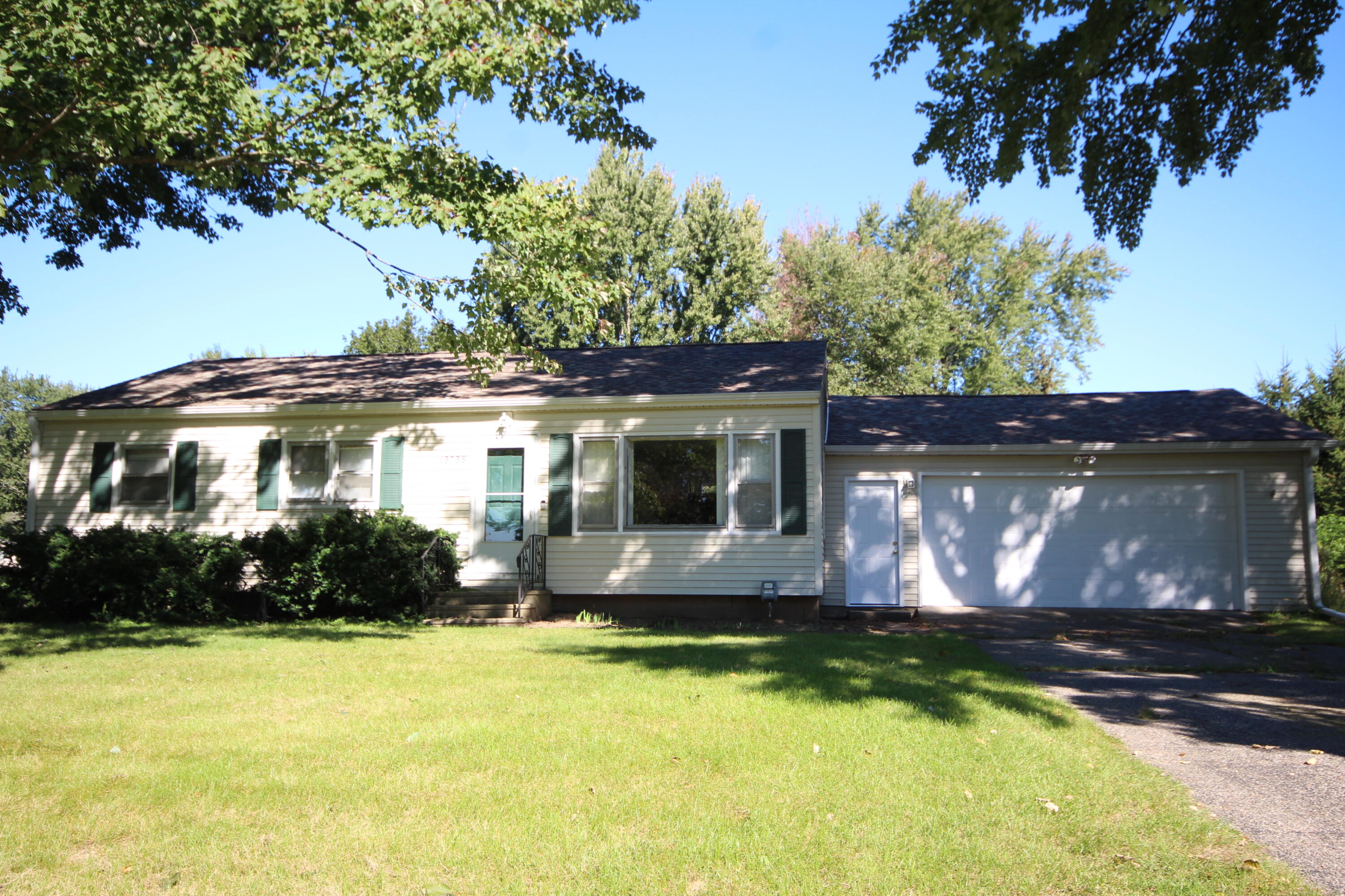 13738 E Tremblay Drive Property Photo 1