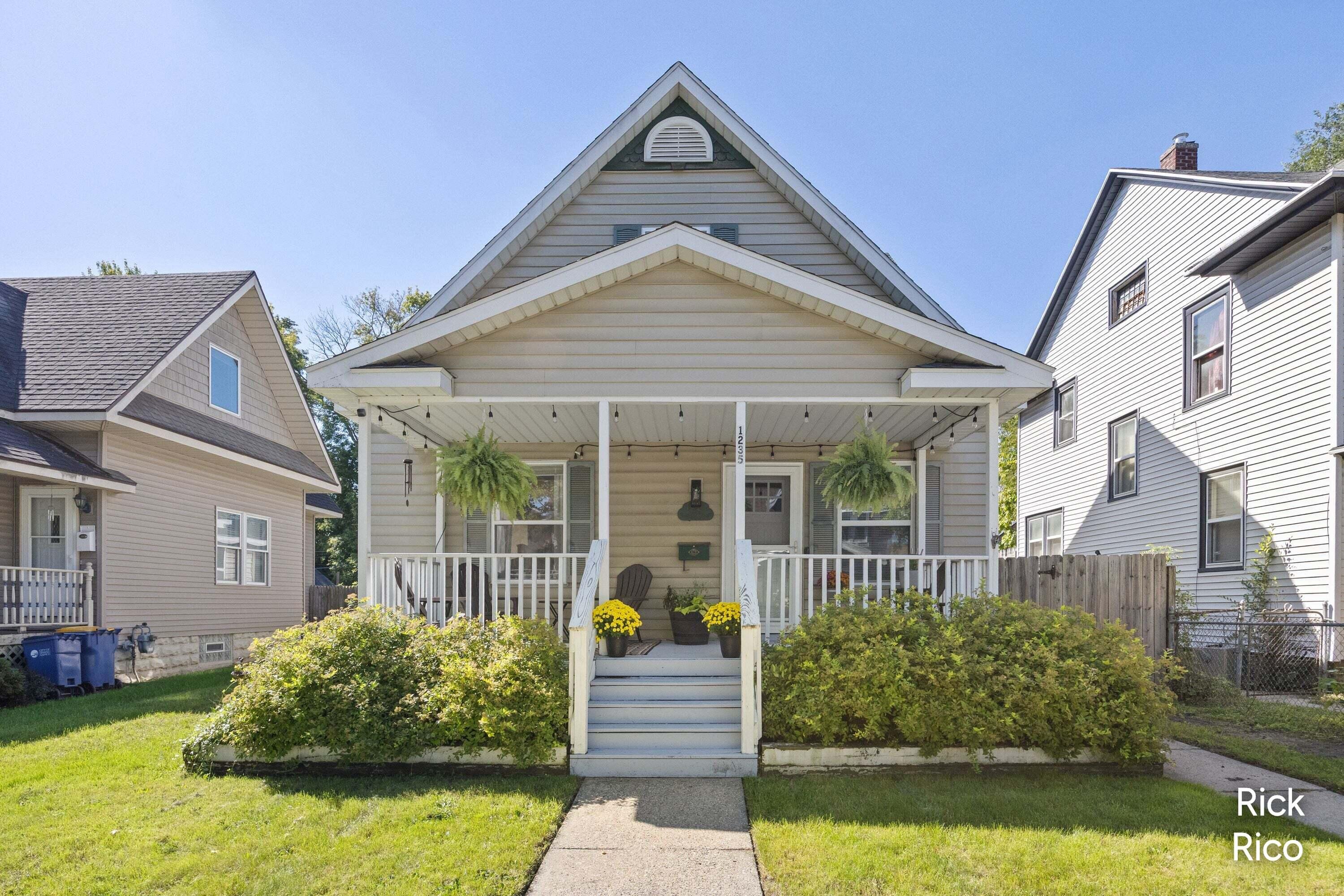 1235 Prospect Avenue SE Property Photo 1