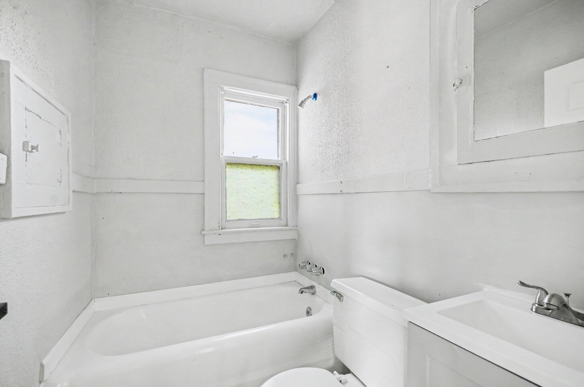 15457 Cloverlawn Avenue Property Photo 20