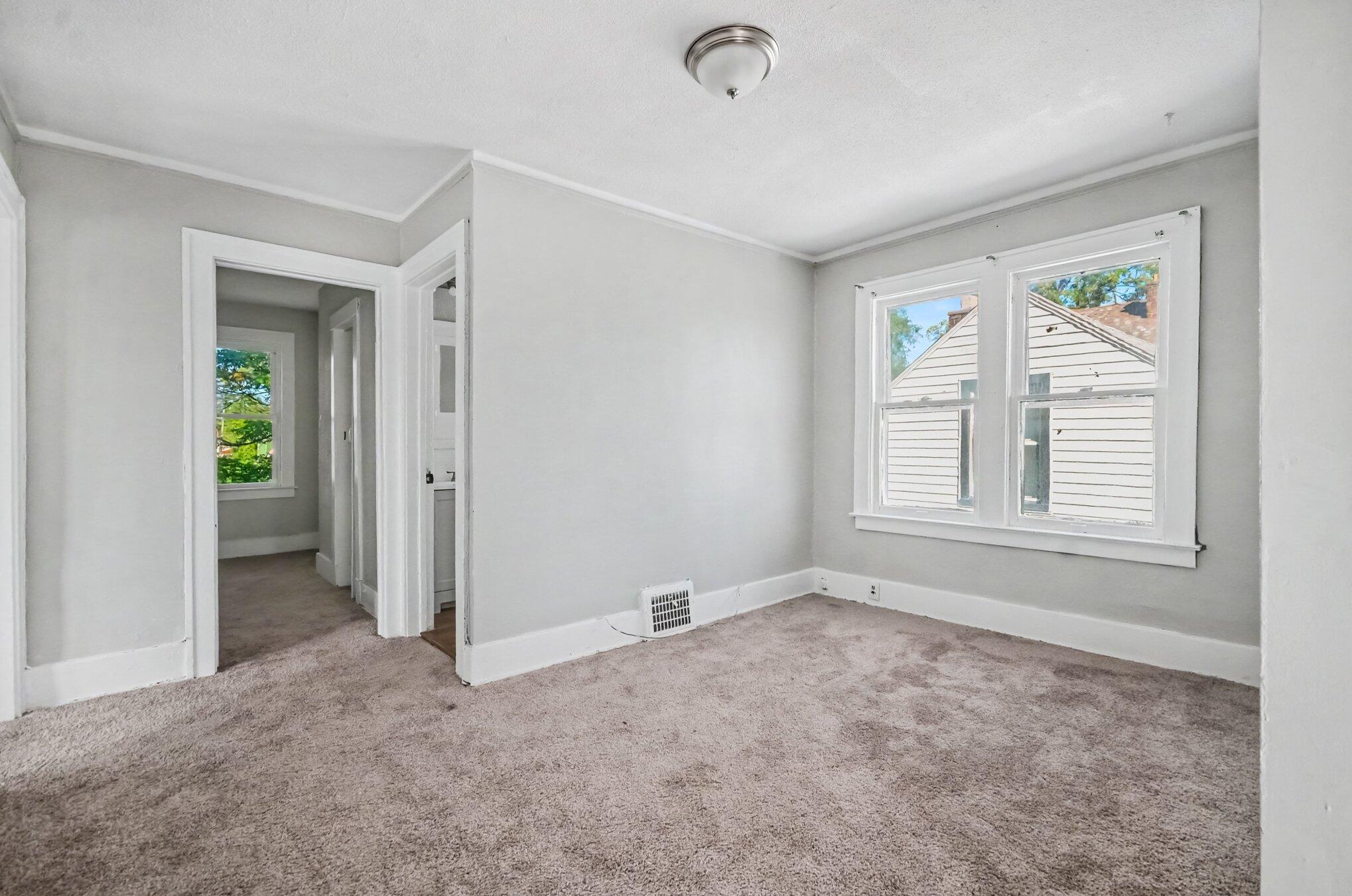15457 Cloverlawn Avenue Property Photo 24