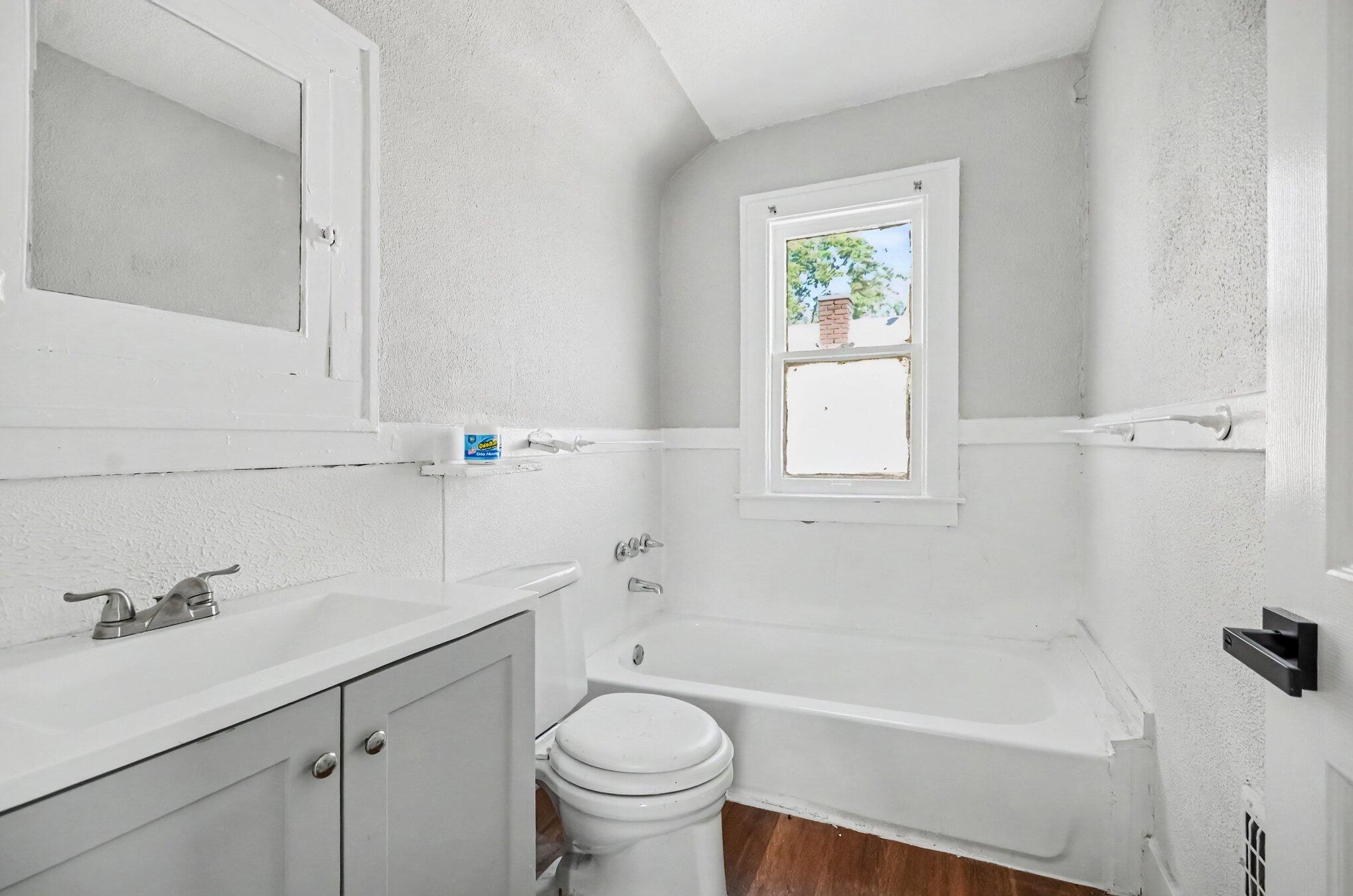 15457 Cloverlawn Avenue Property Photo 27