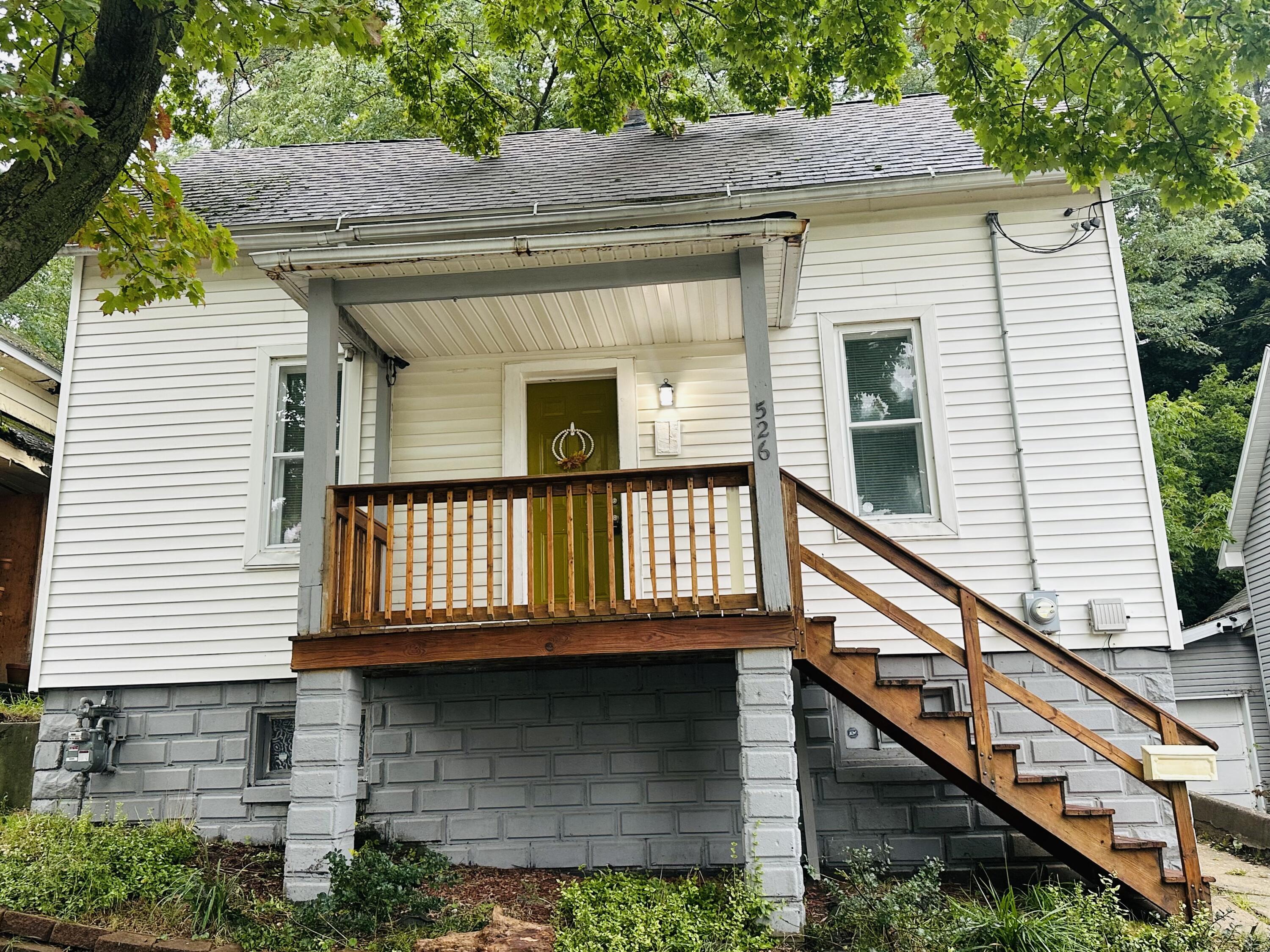 526 Davis Street Property Photo 1