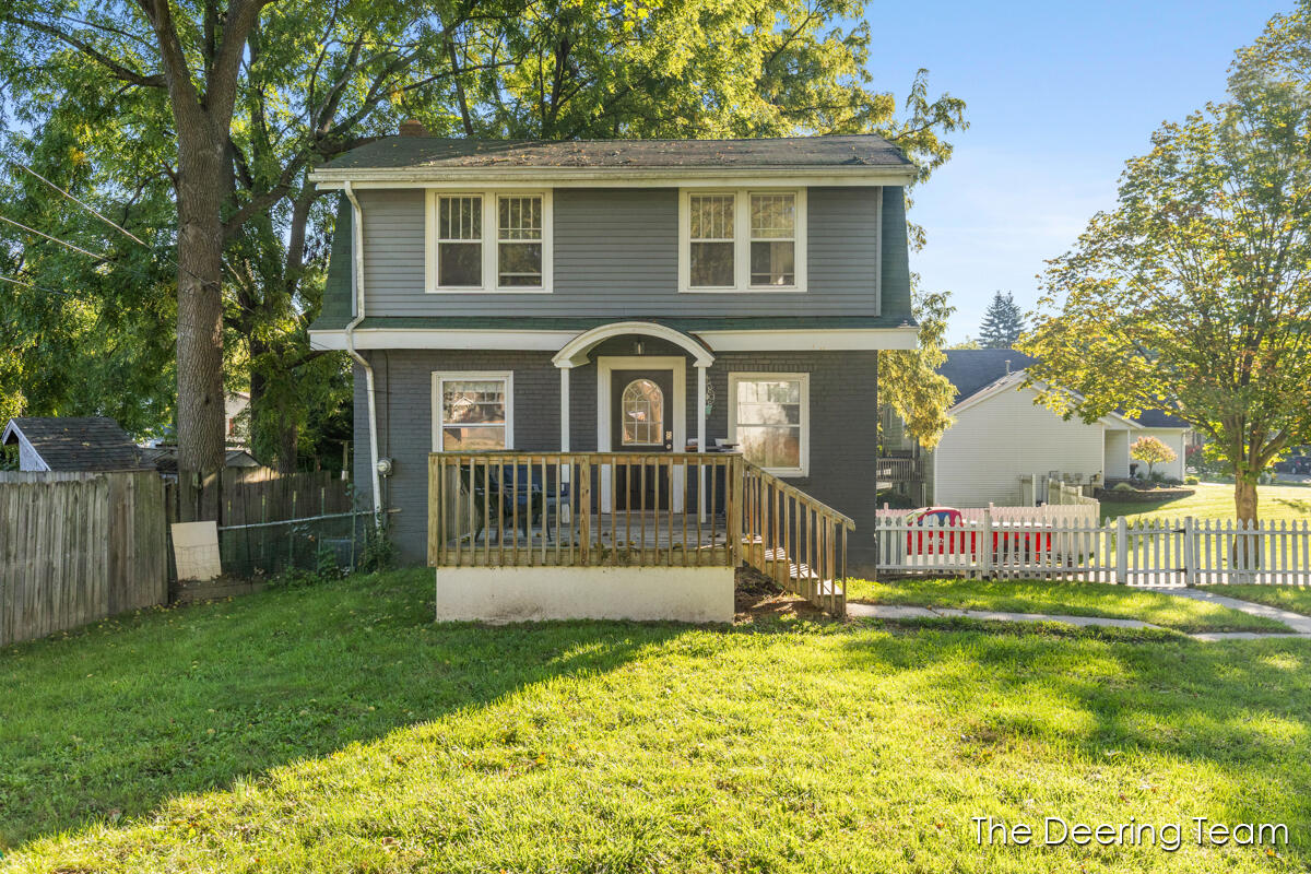 1621 Southampton Drive Se Property Photo 1