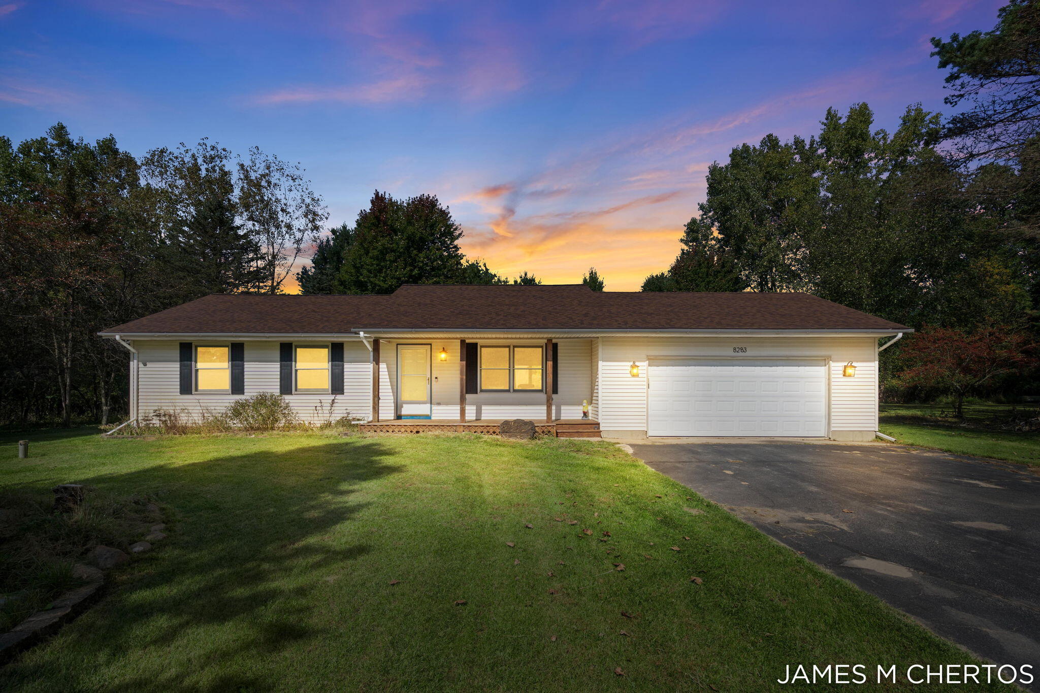 8283 Deer Valley Drive Se Property Photo 2