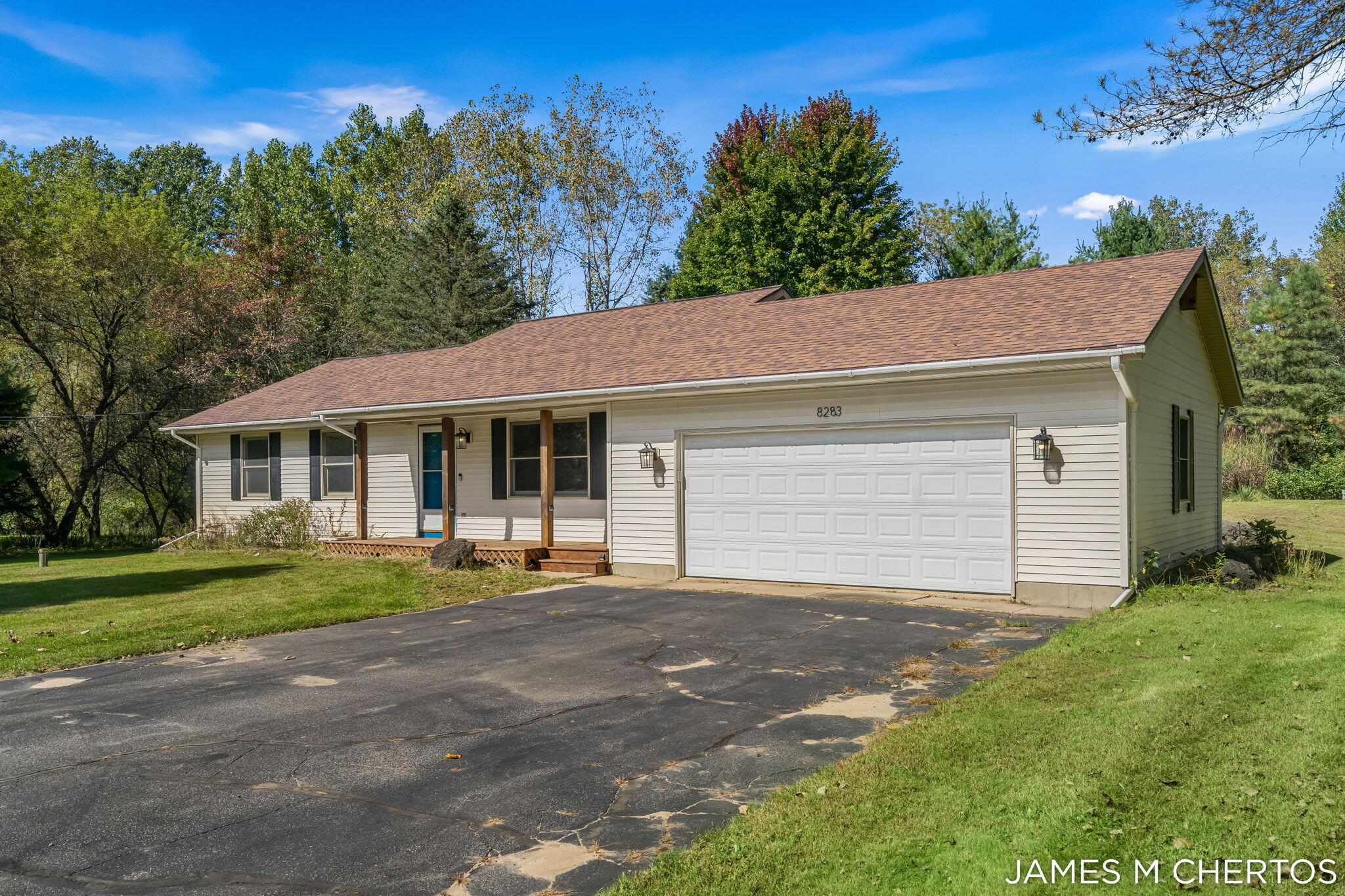 8283 Deer Valley Drive Se Property Photo 3