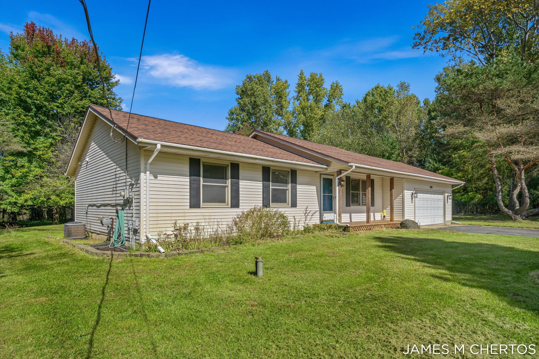 8283 Deer Valley Drive Se Property Photo 4
