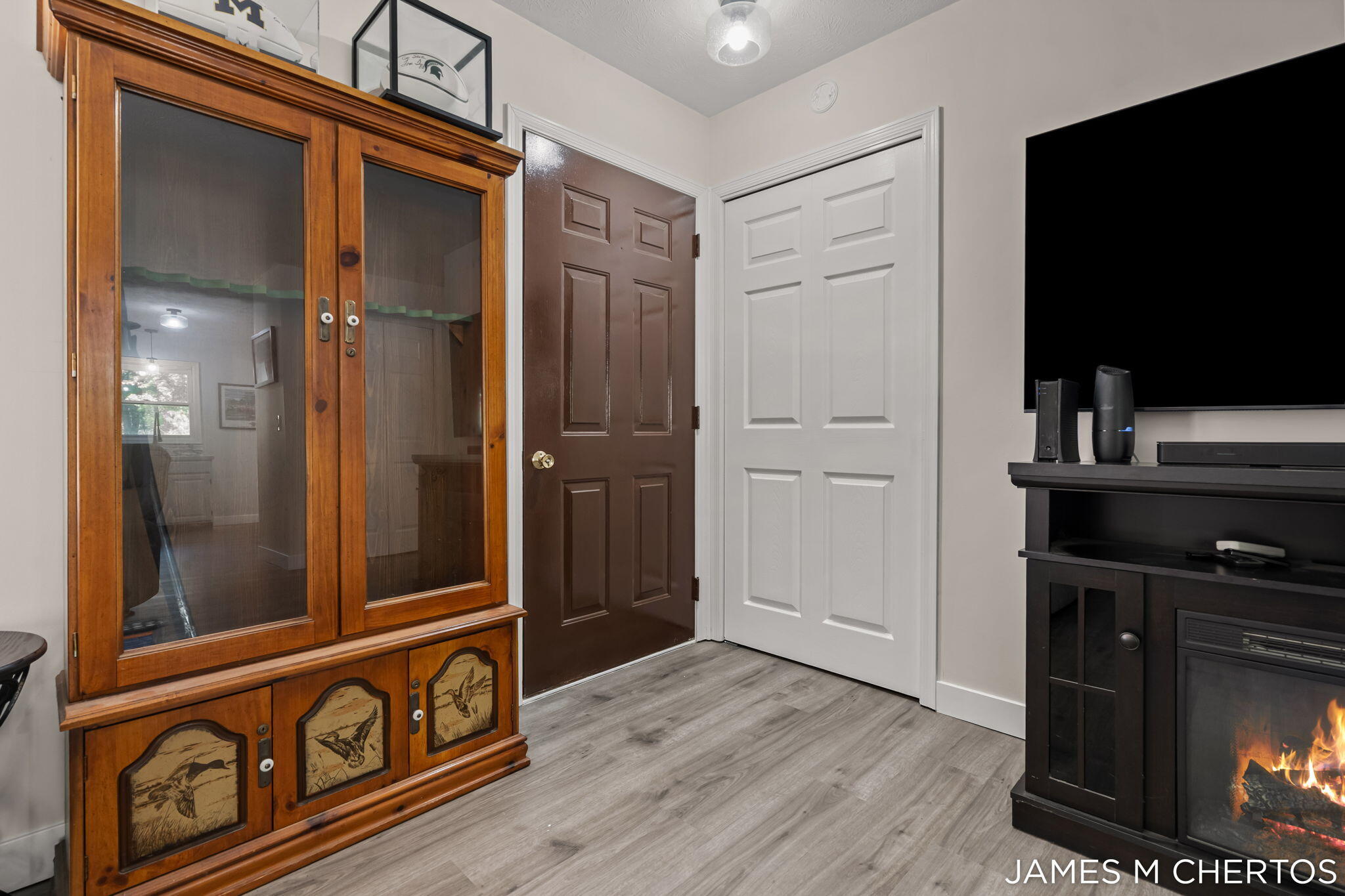 8283 Deer Valley Drive Se Property Photo 6