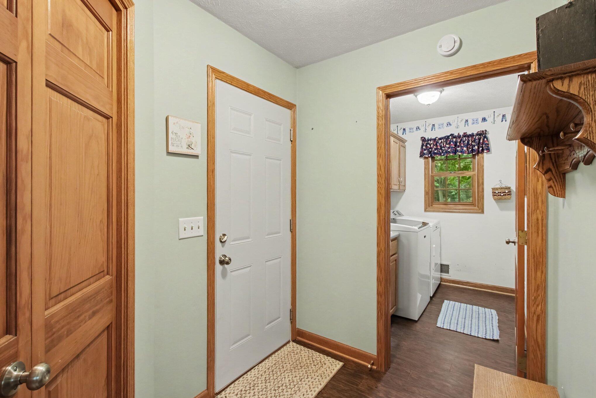 9737 Firefly Avenue Property Photo 13