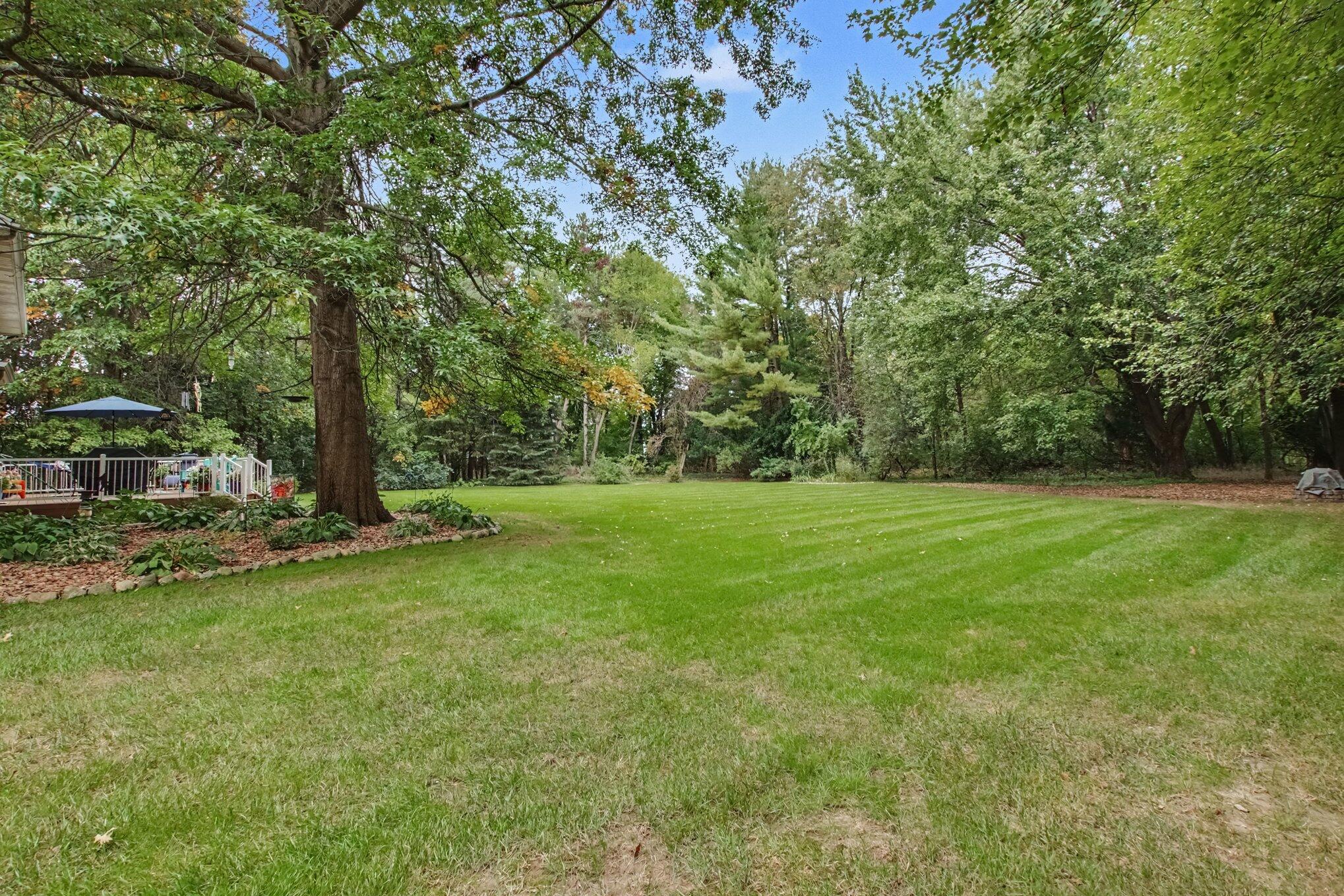 9737 Firefly Avenue Property Photo 28