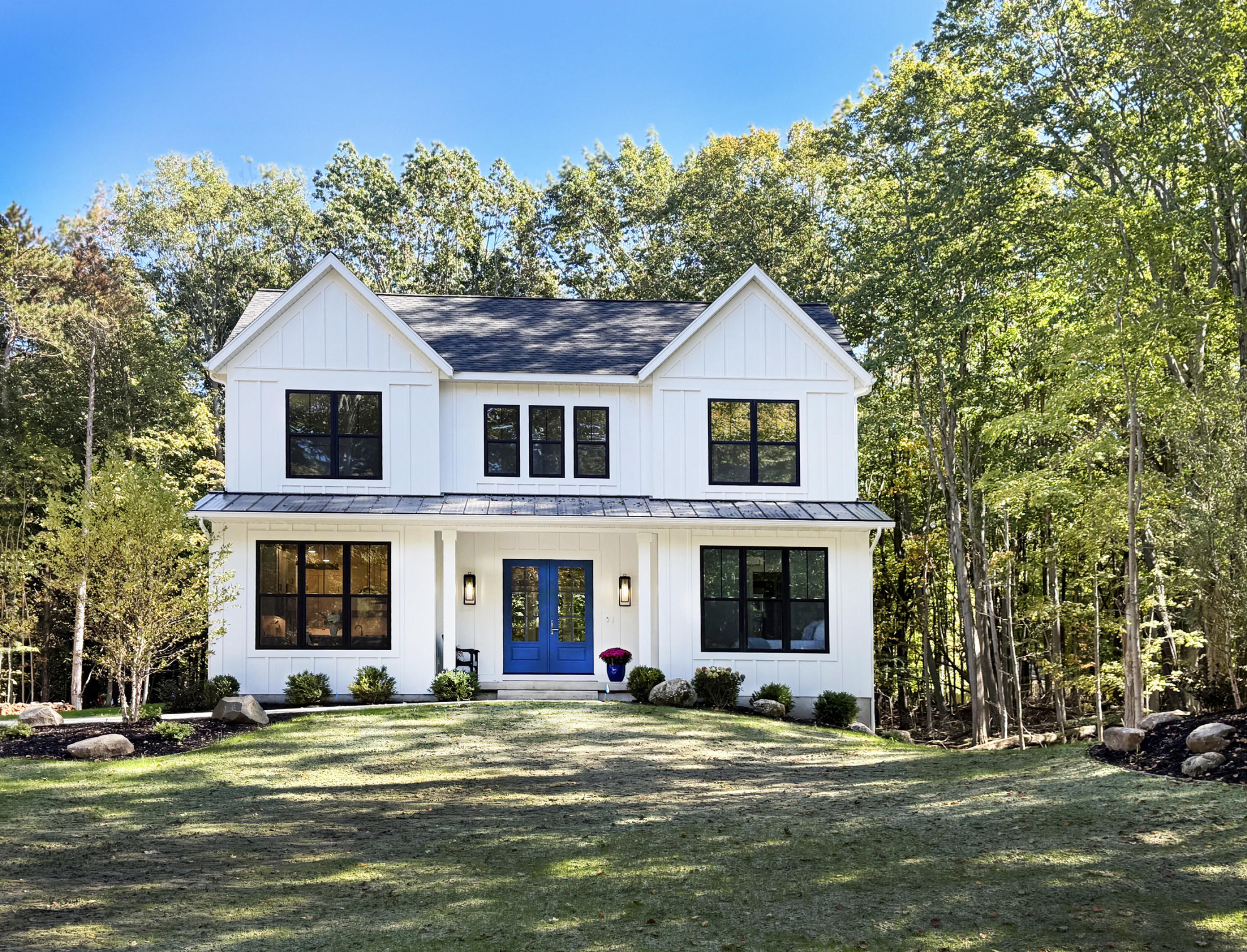 2329 Lakeshore Drive Property Photo 1