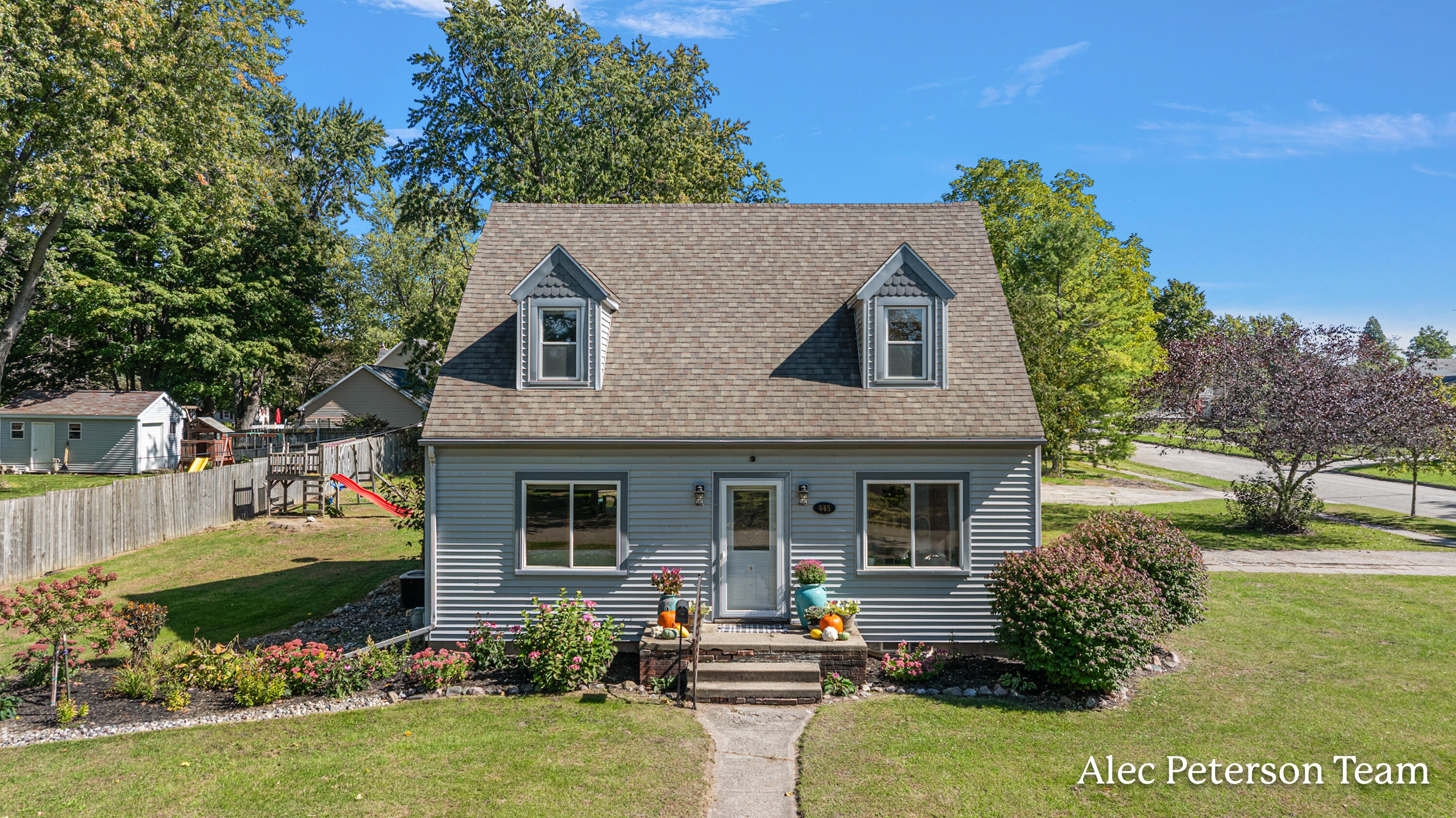 445 Green Street Property Photo 1