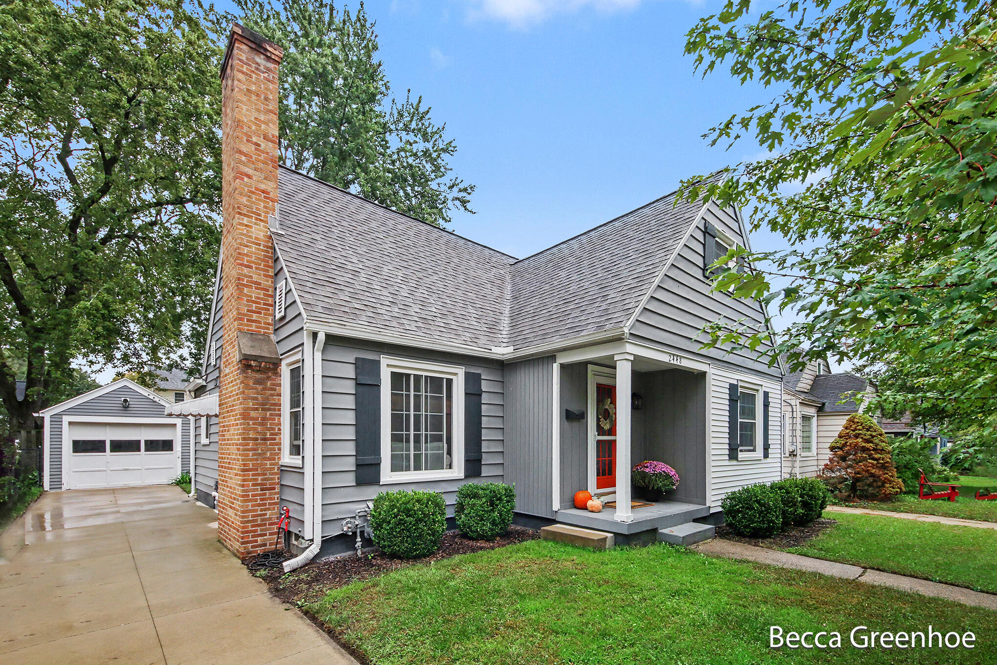 2448 Belfast Avenue Se Property Photo 1