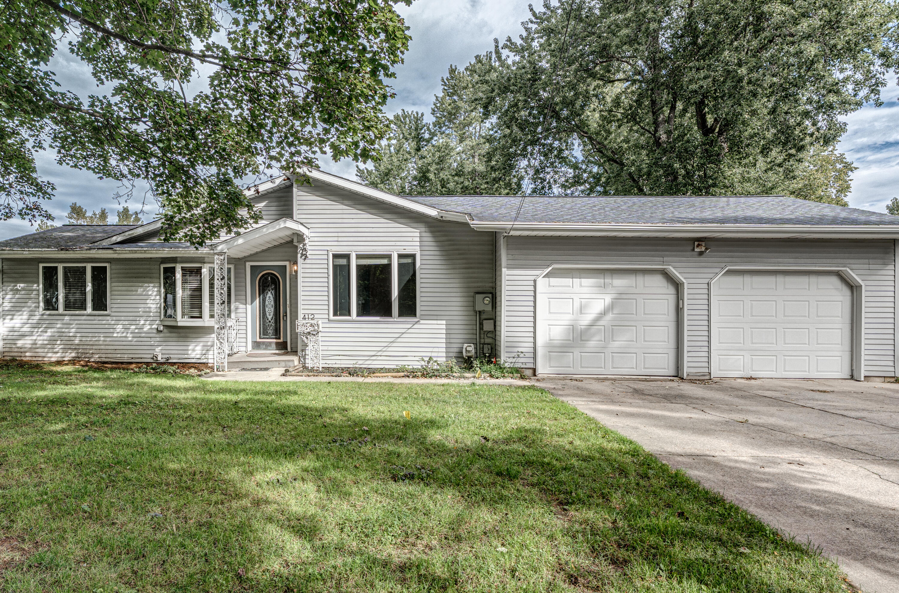 412 Lake Street Property Photo 1