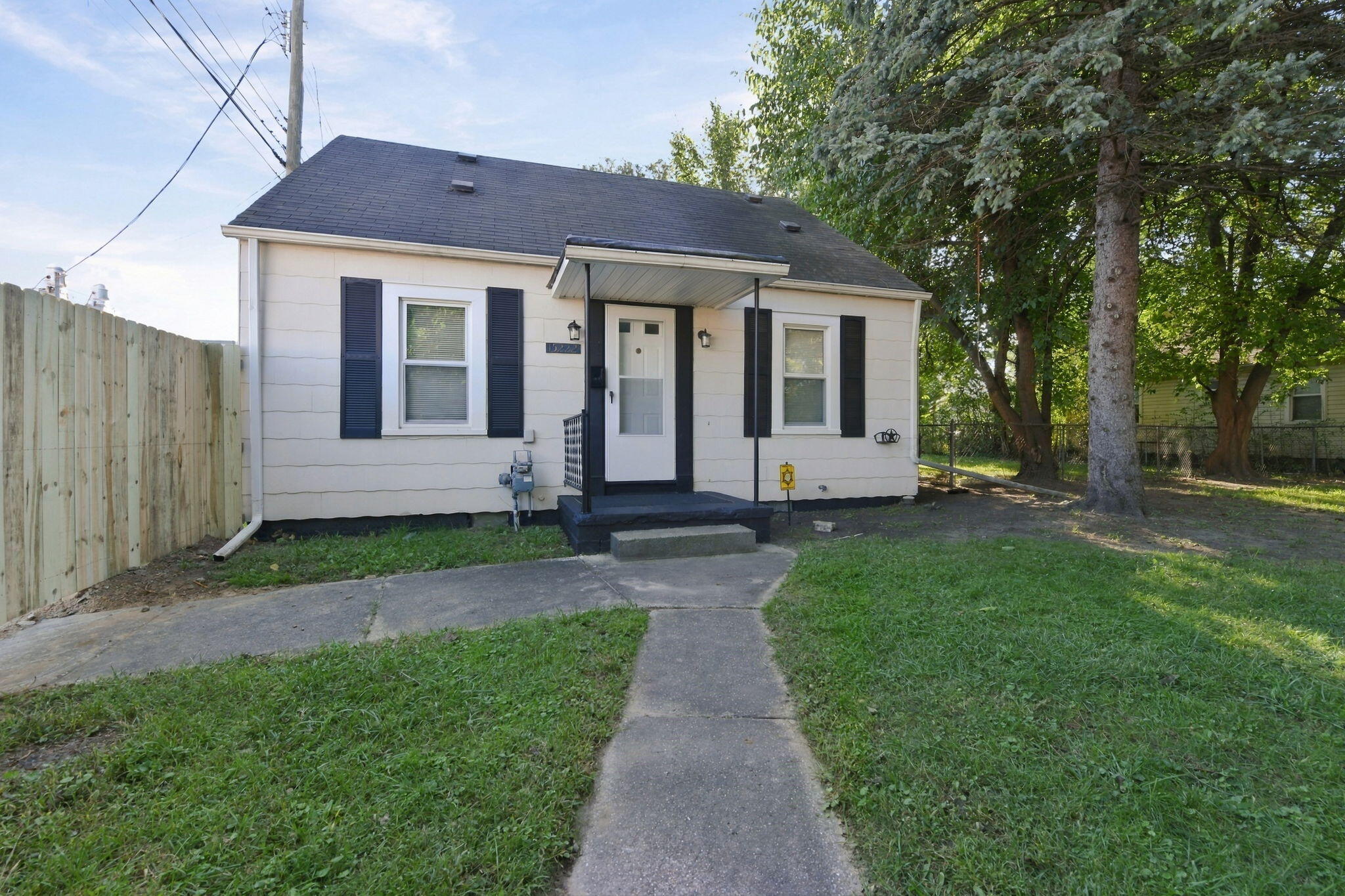 15222 Sumner Property Photo 1