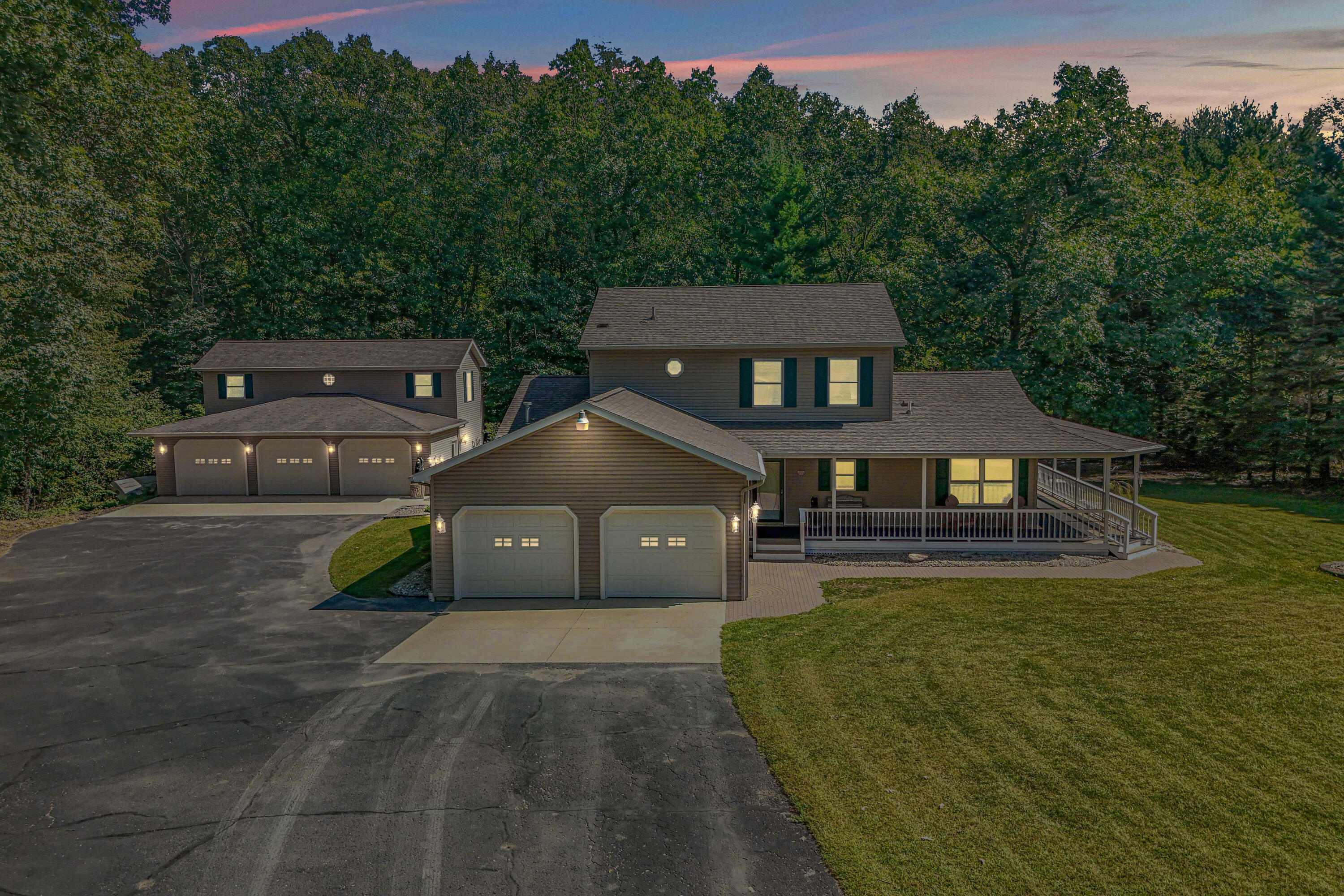 5607 Ridge Drive Property Photo 1