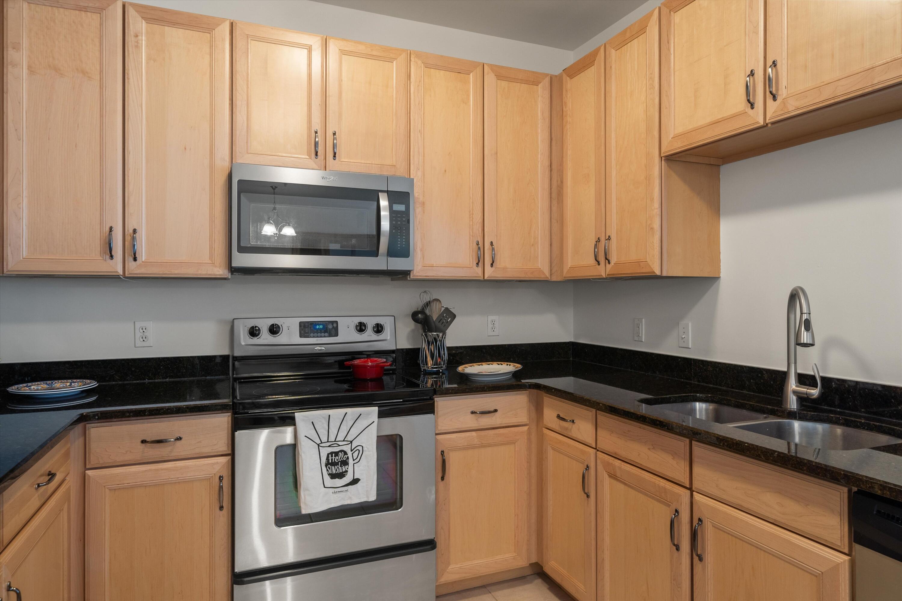 228 W Oakbrook Drive Property Photo 11