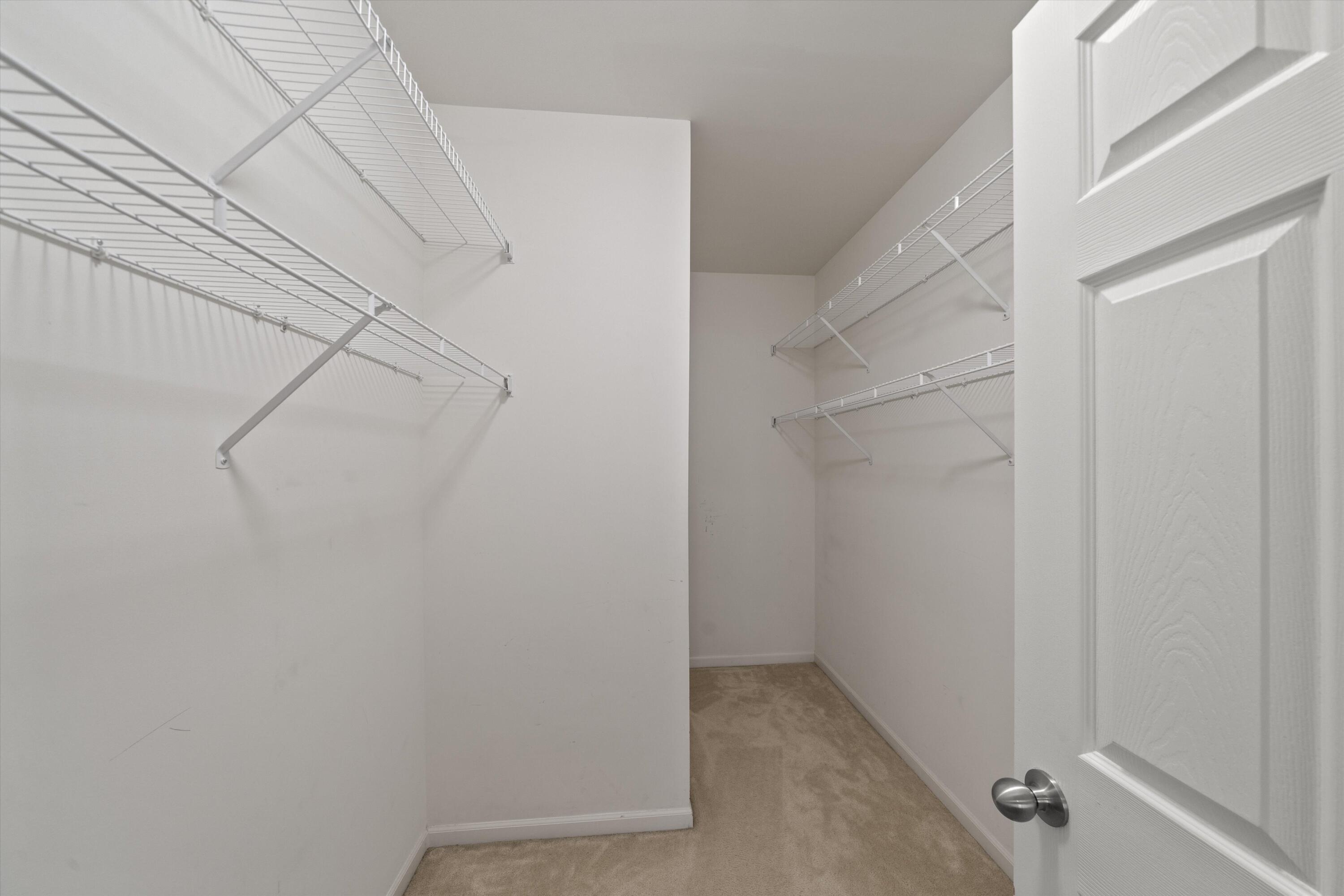 228 W Oakbrook Drive Property Photo 19