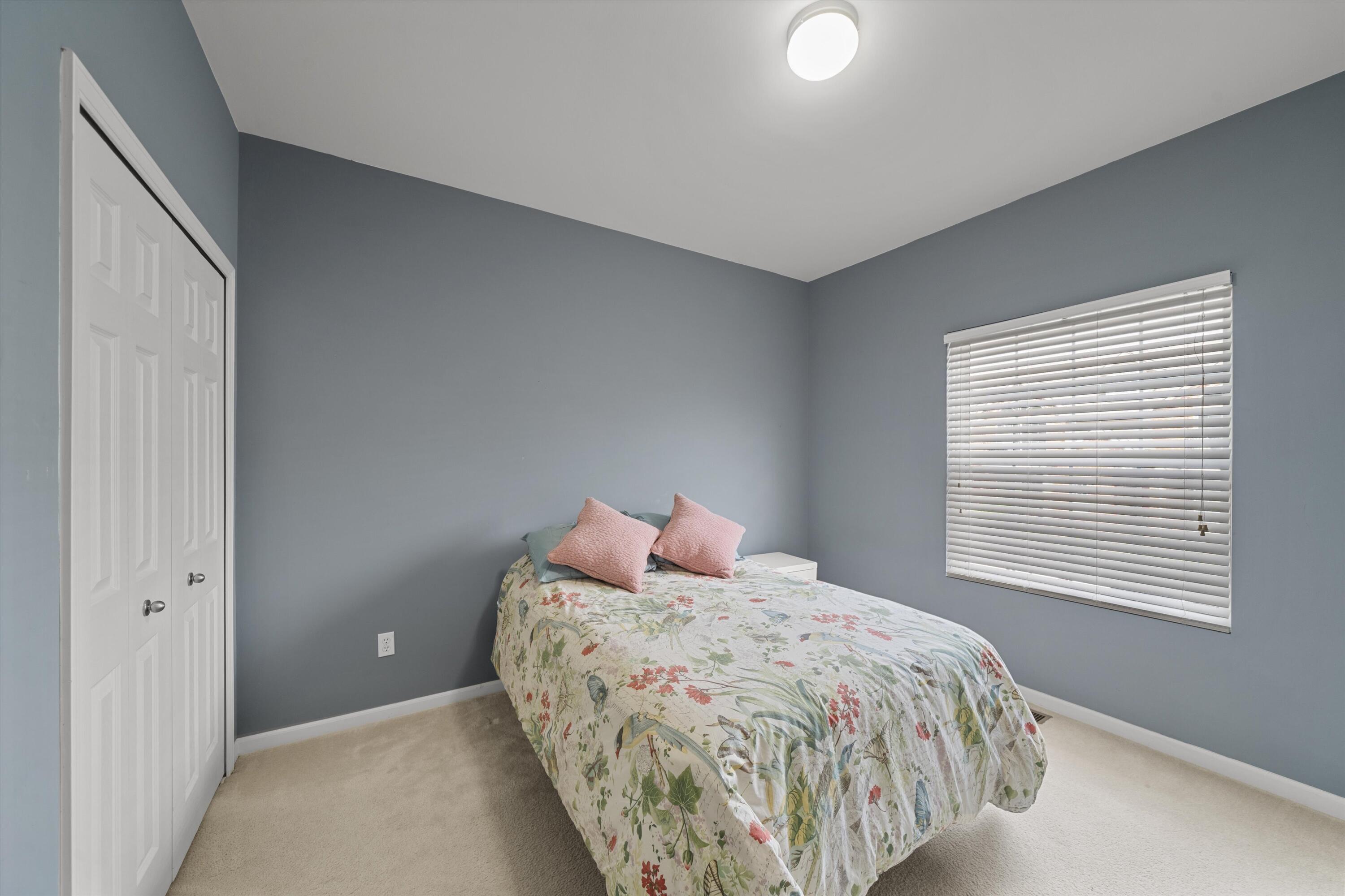 228 W Oakbrook Drive Property Photo 20