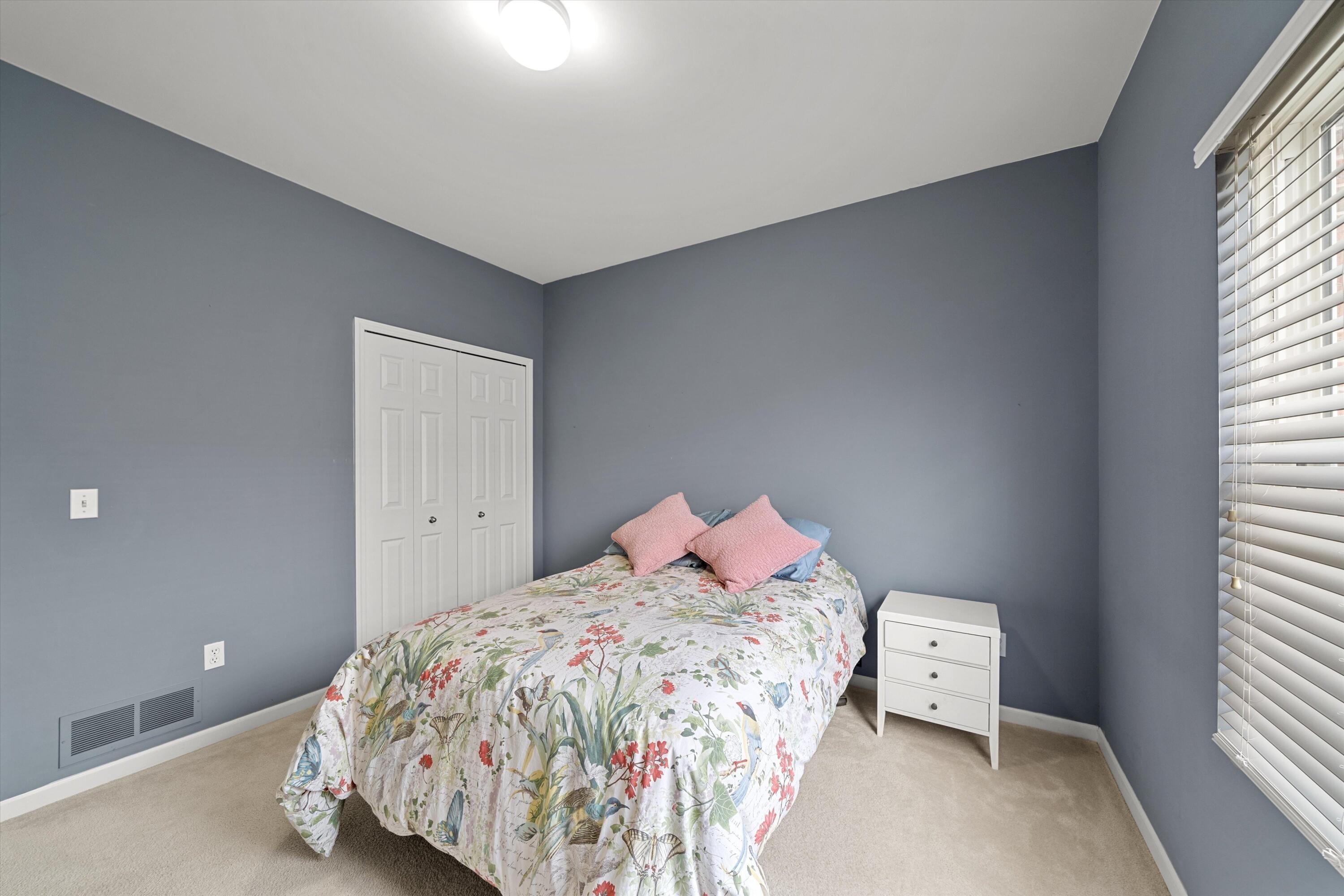 228 W Oakbrook Drive Property Photo 21