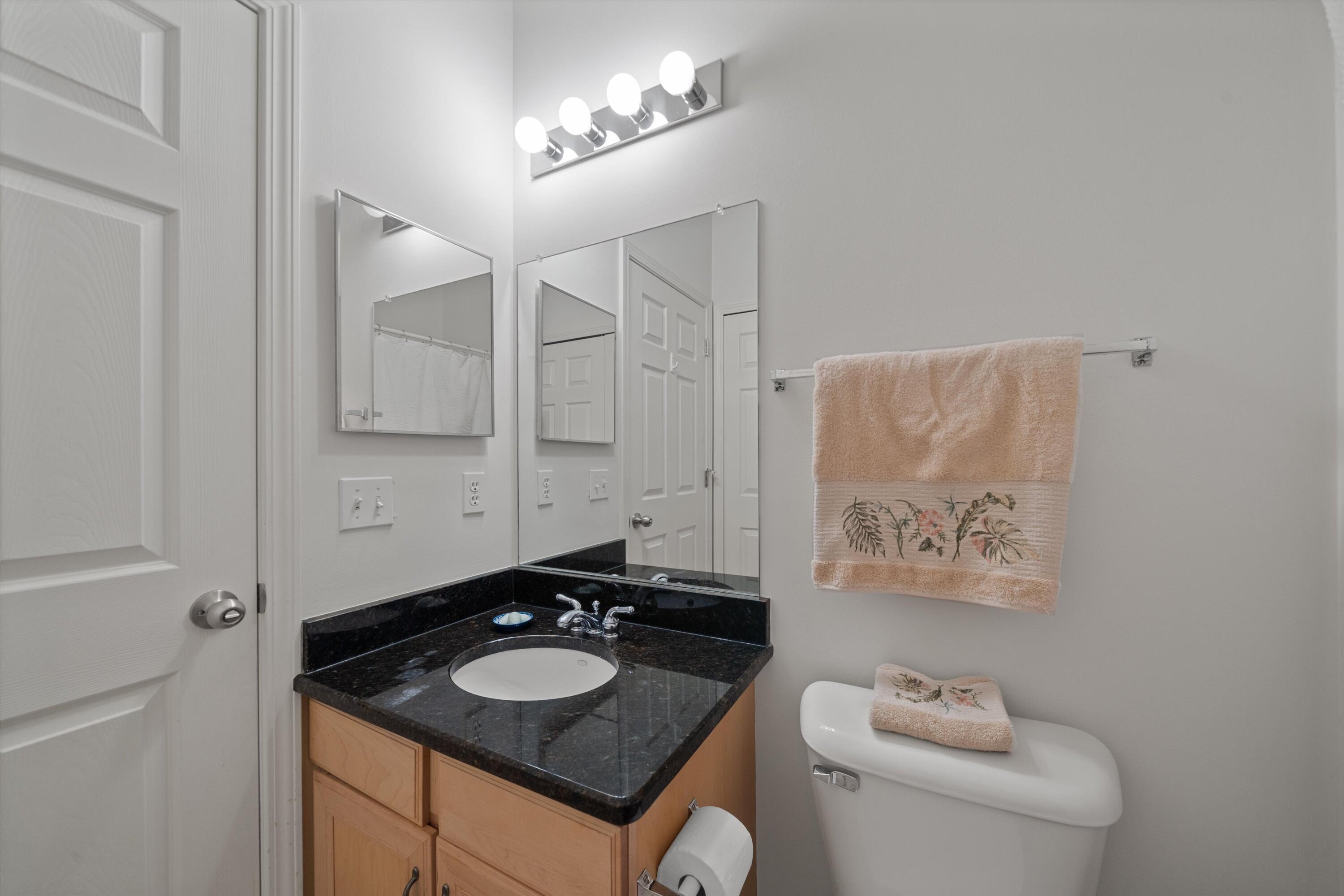 228 W Oakbrook Drive Property Photo 24