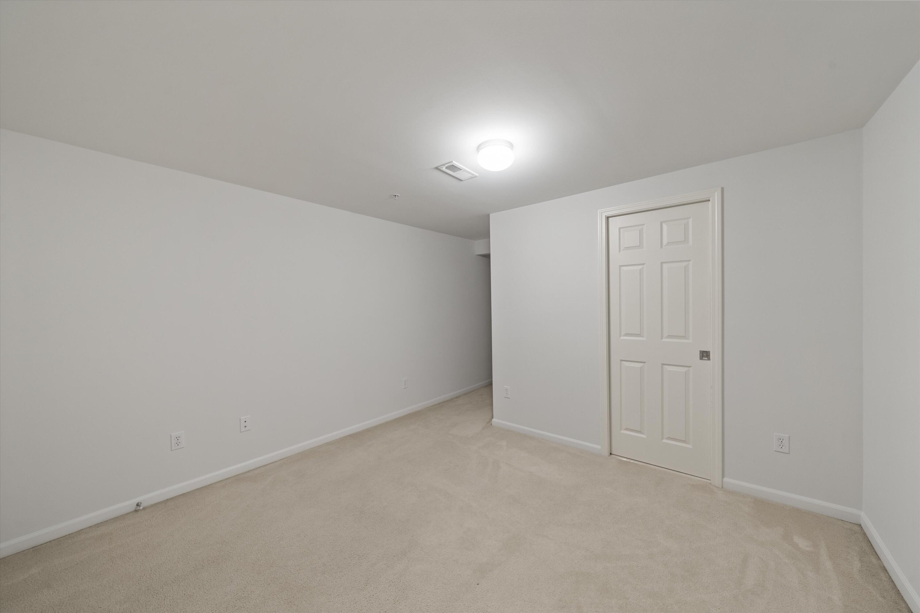 228 W Oakbrook Drive Property Photo 28