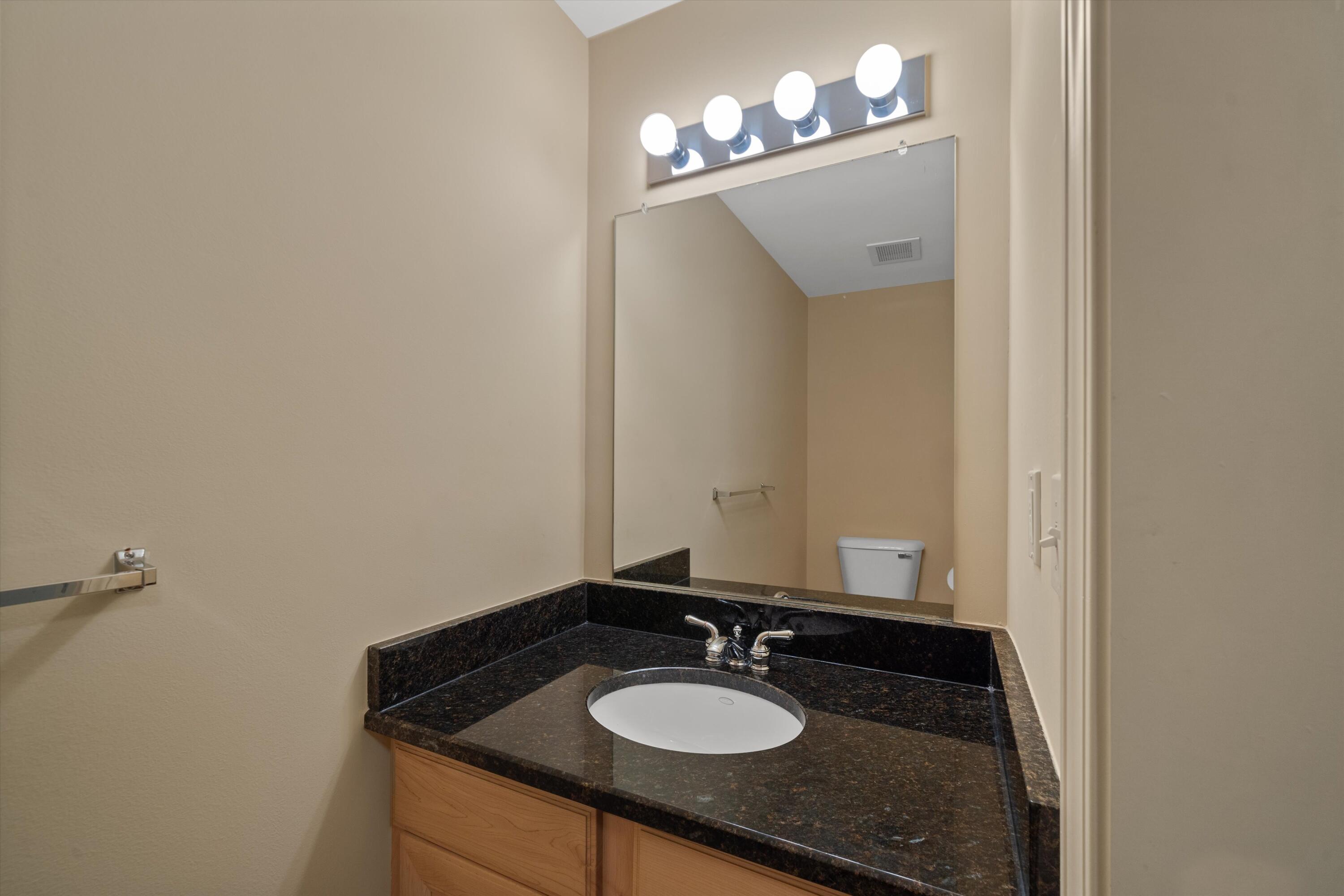 228 W Oakbrook Drive Property Photo 29