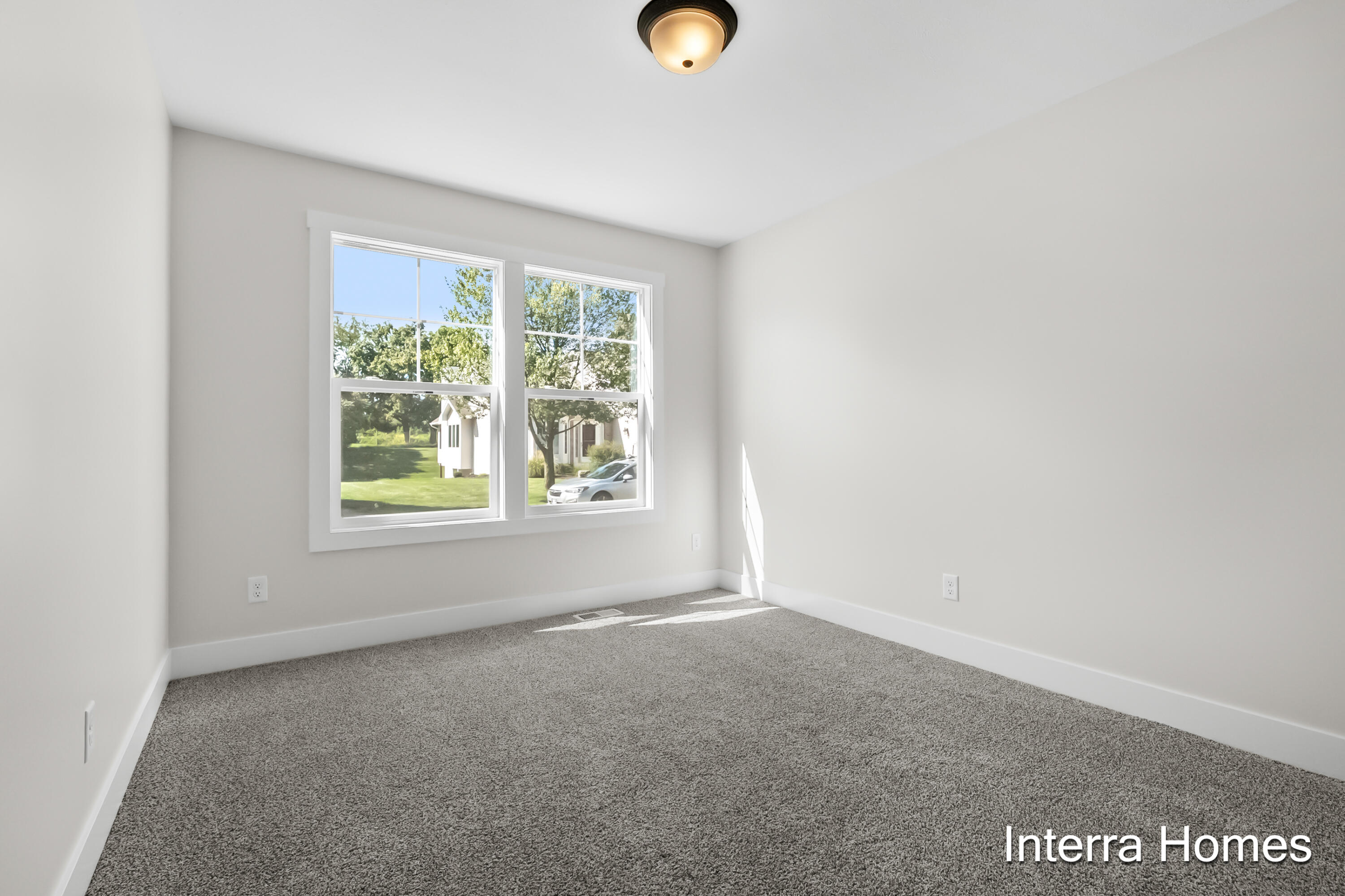 325 Round Hill Road Property Photo 3