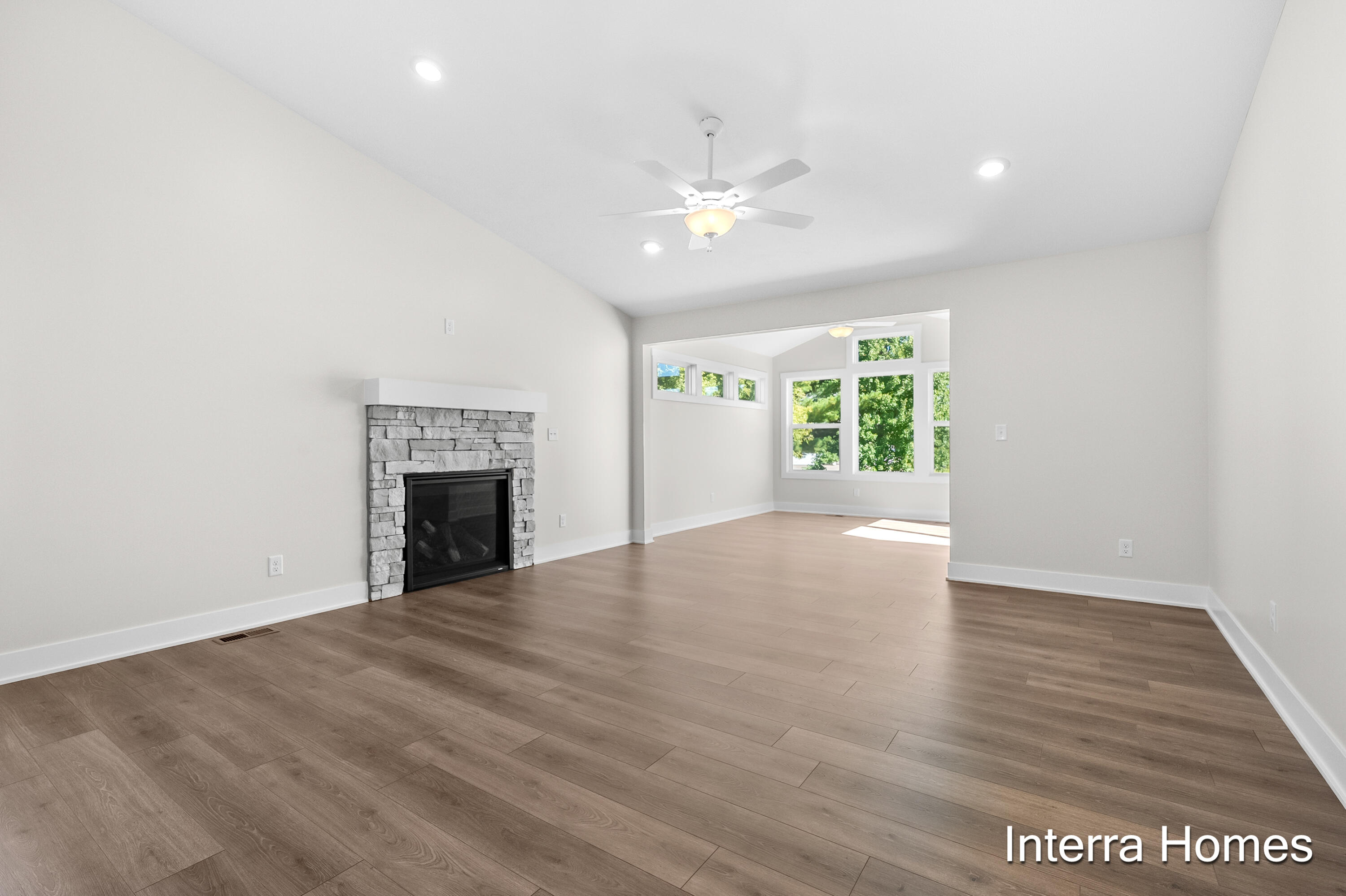 325 Round Hill Road Property Photo 12