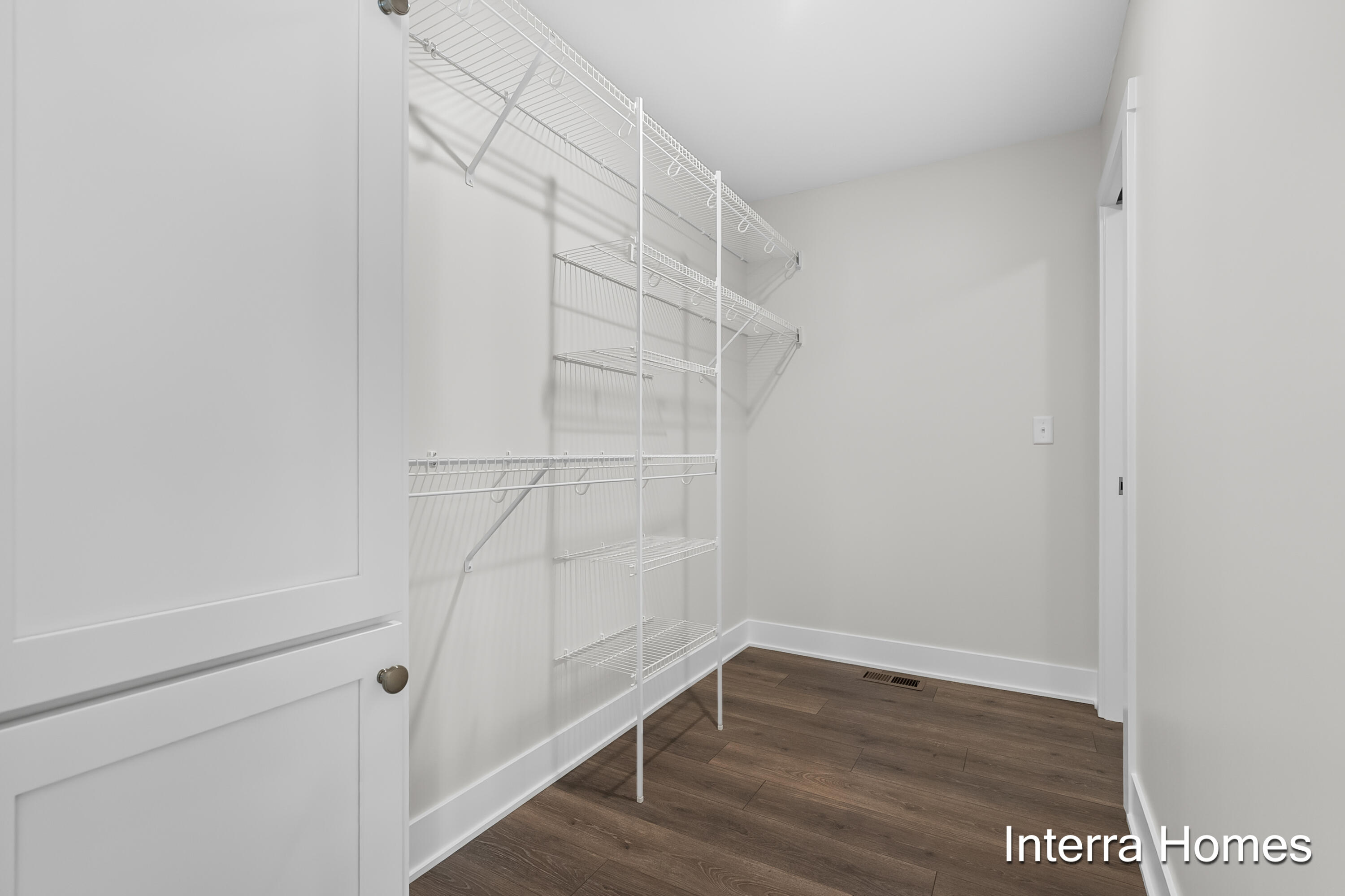 325 Round Hill Road Property Photo 22