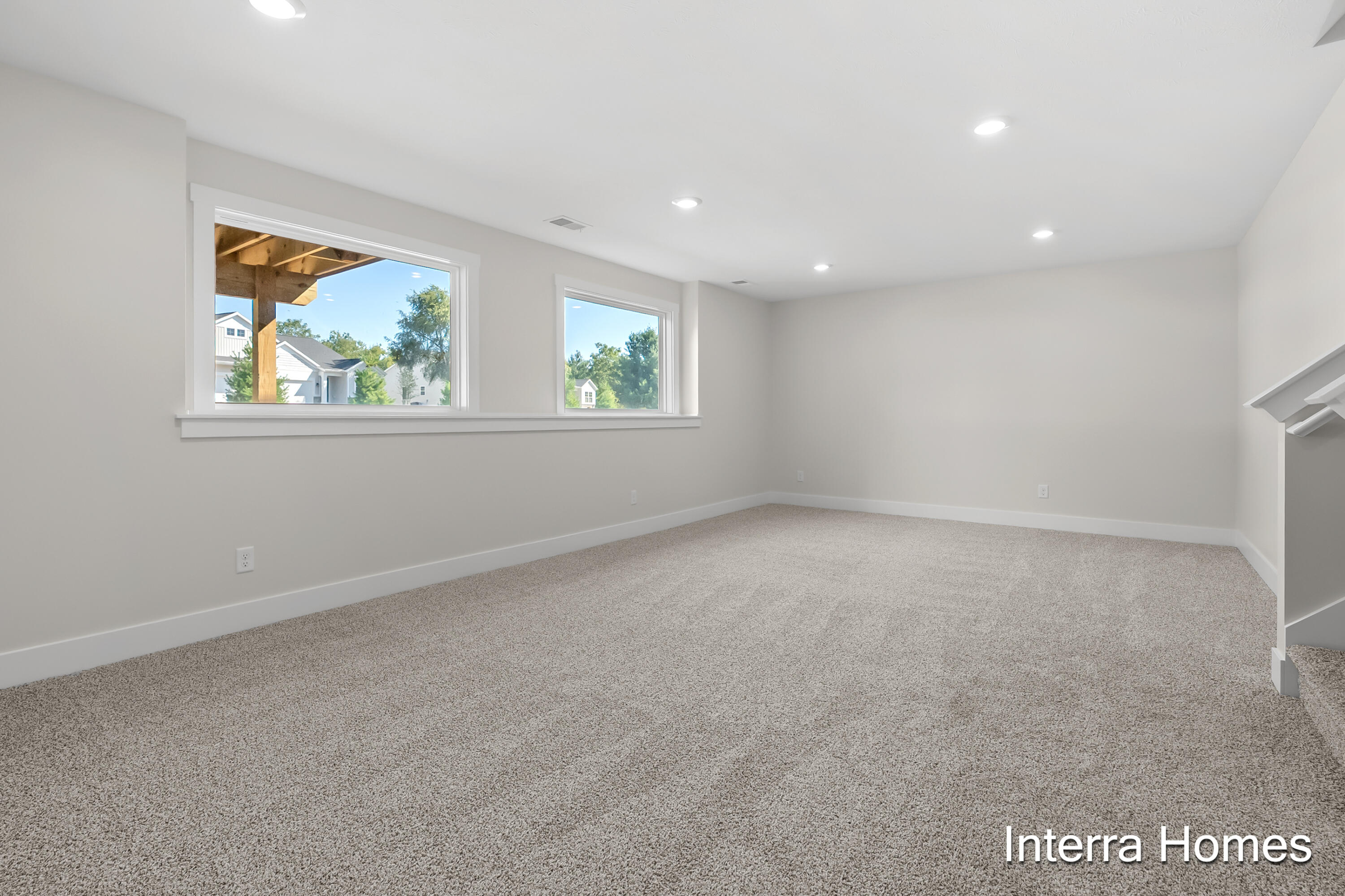 325 Round Hill Road Property Photo 24