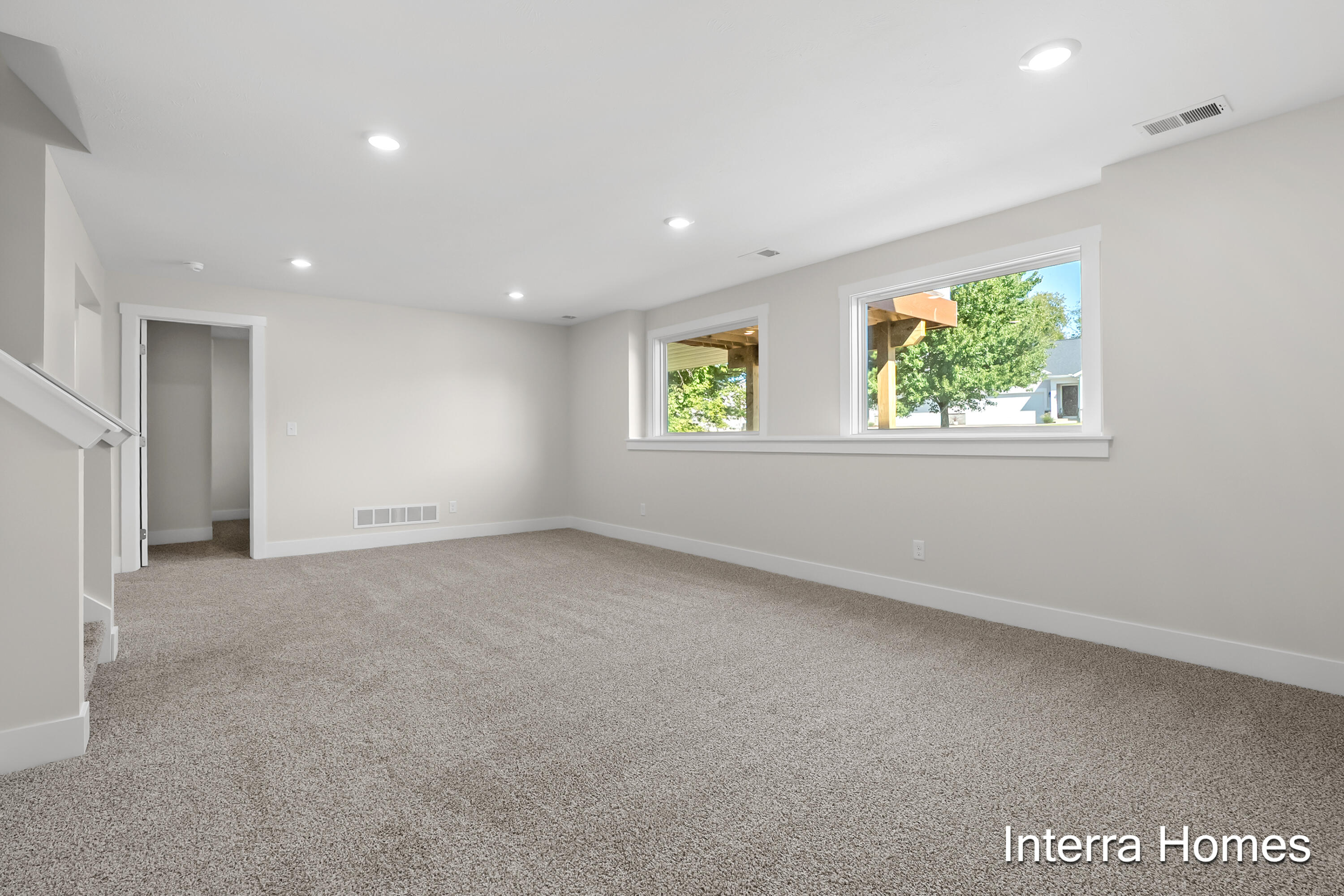 325 Round Hill Road Property Photo 25