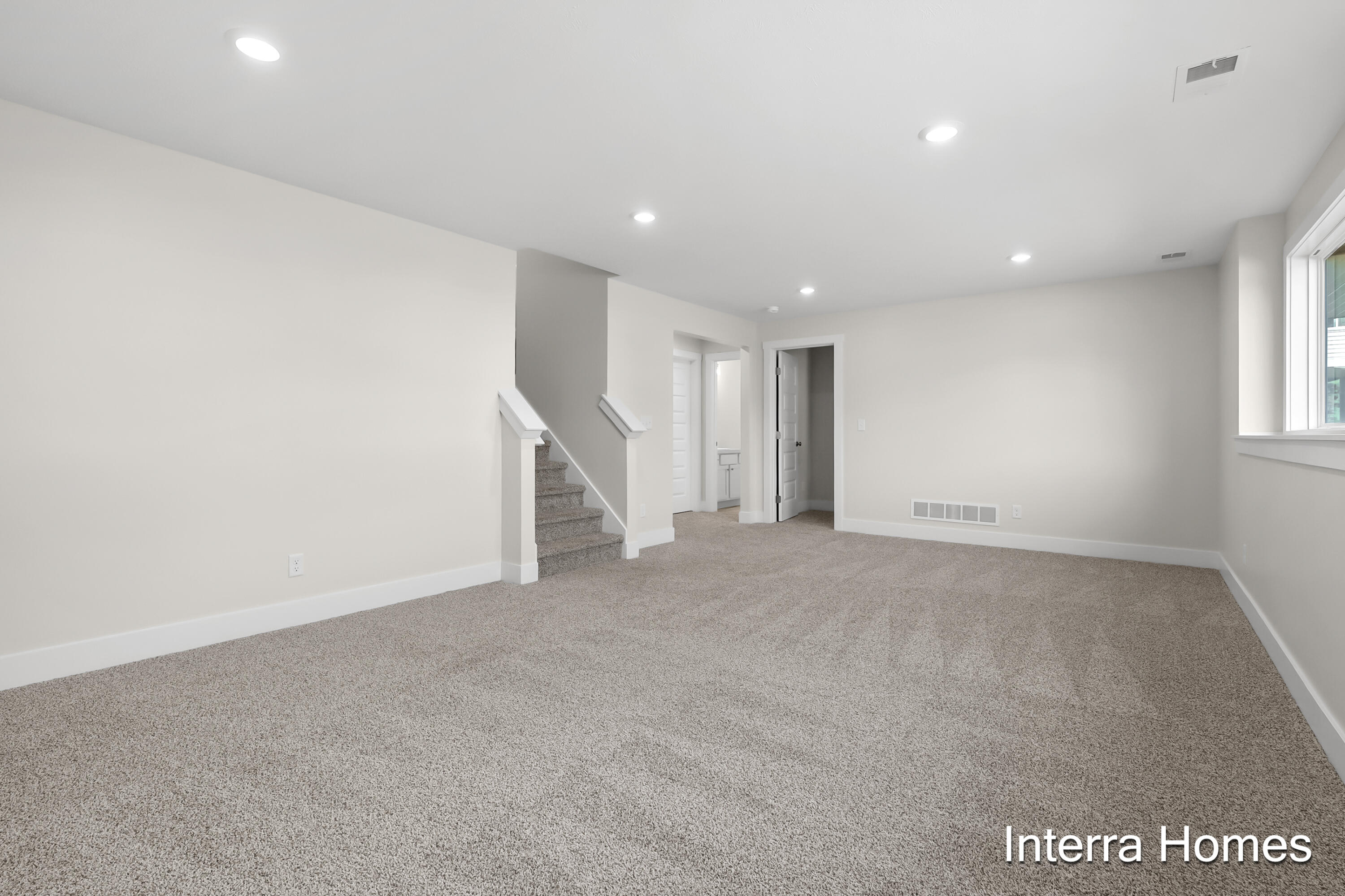 325 Round Hill Road Property Photo 26