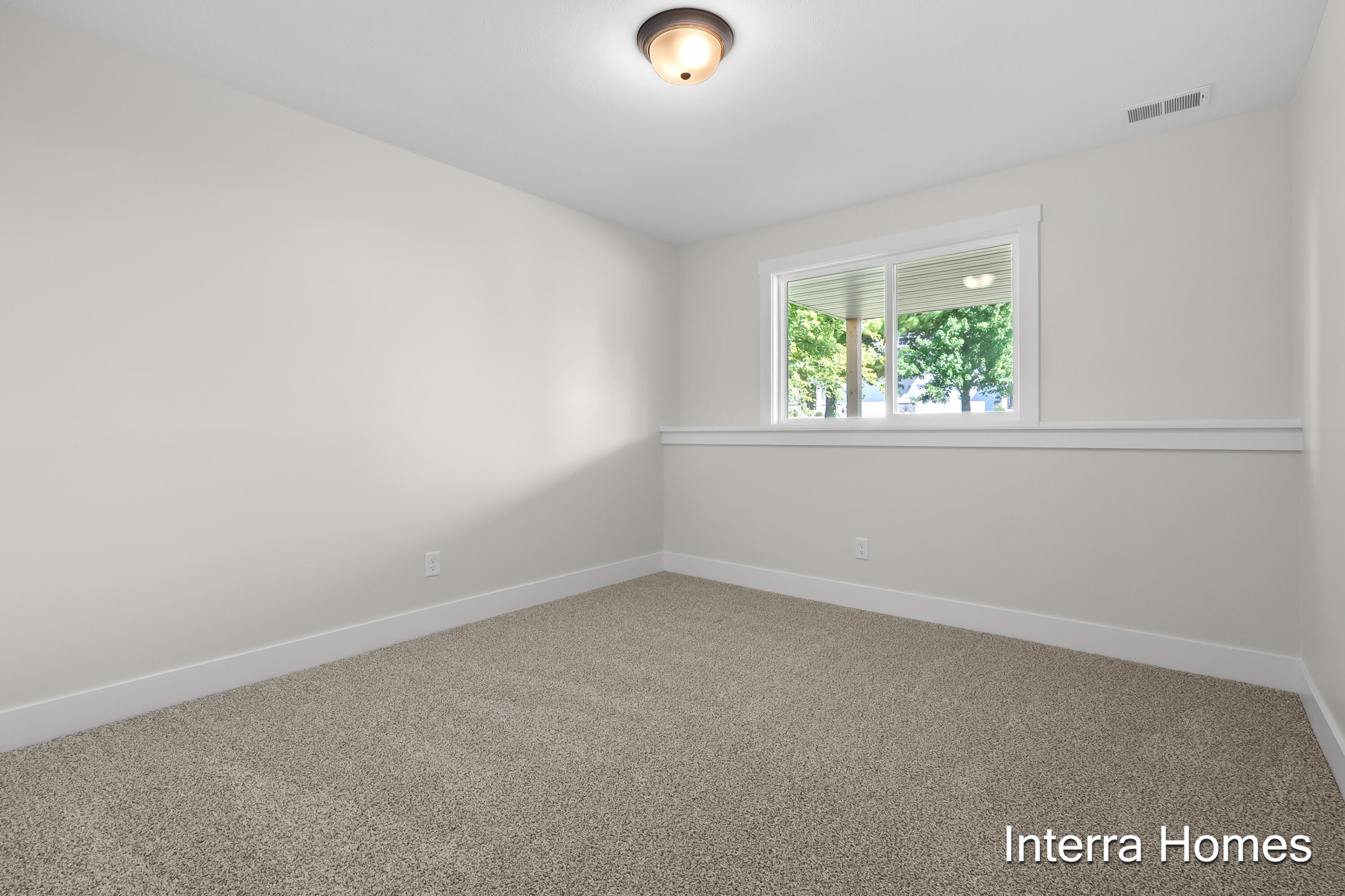 325 Round Hill Road Property Photo 27