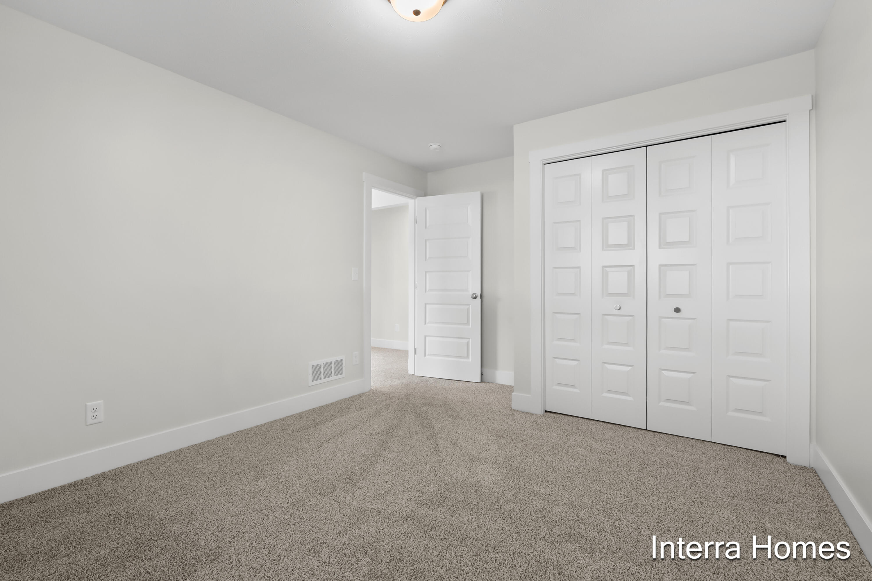 325 Round Hill Road Property Photo 28