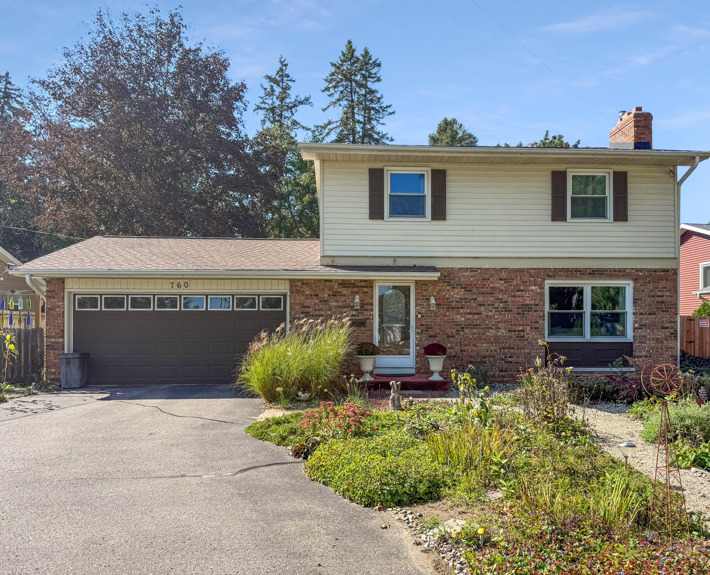 760 Riverside Drive Property Photo 1