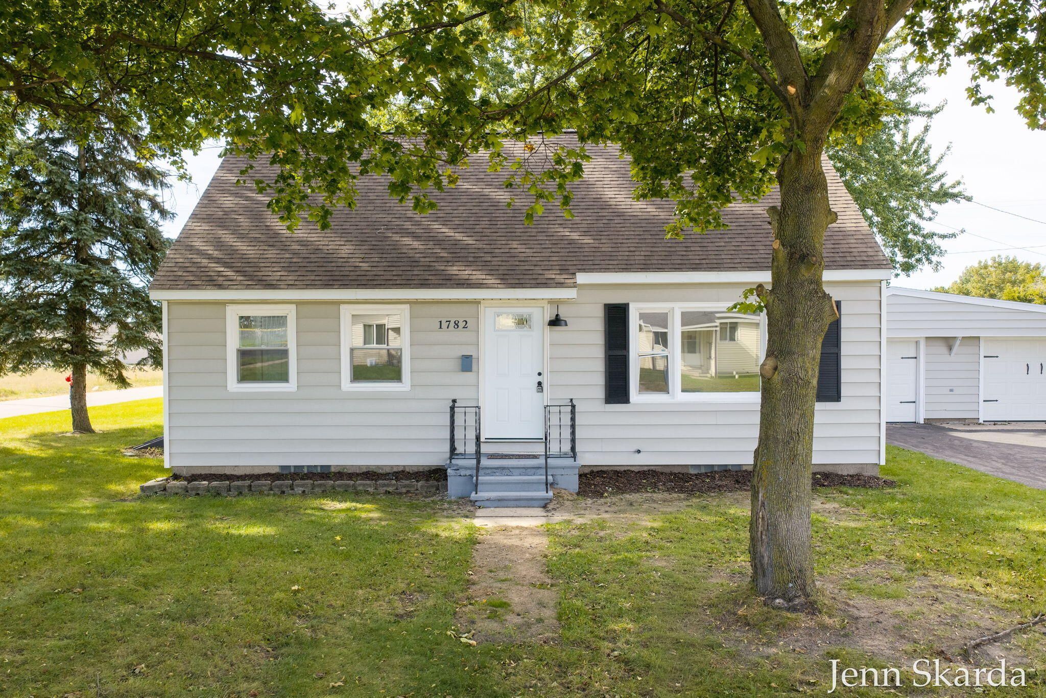 1782 Vine Street Property Photo 1